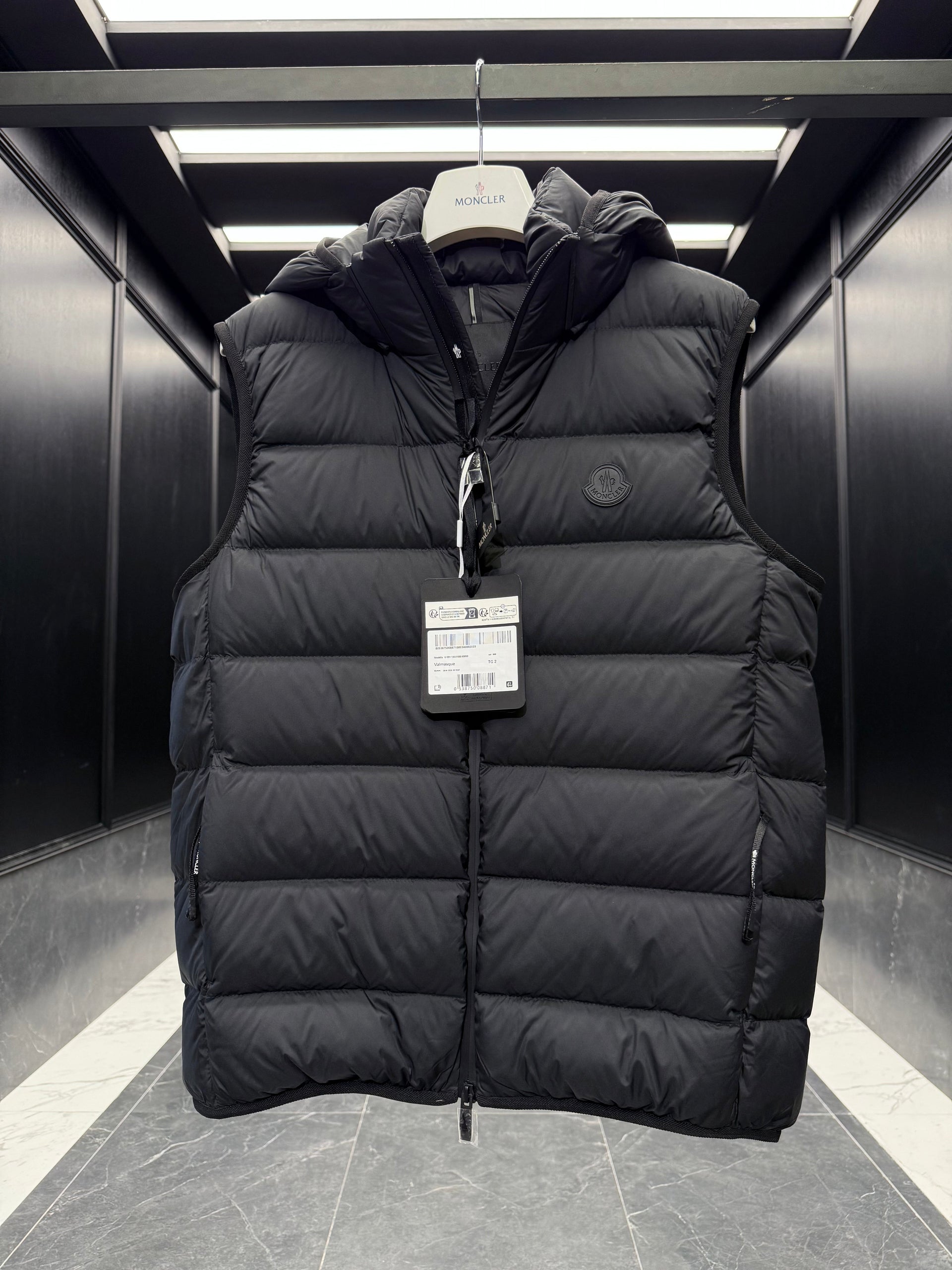 MONC VALMASQUE VEST