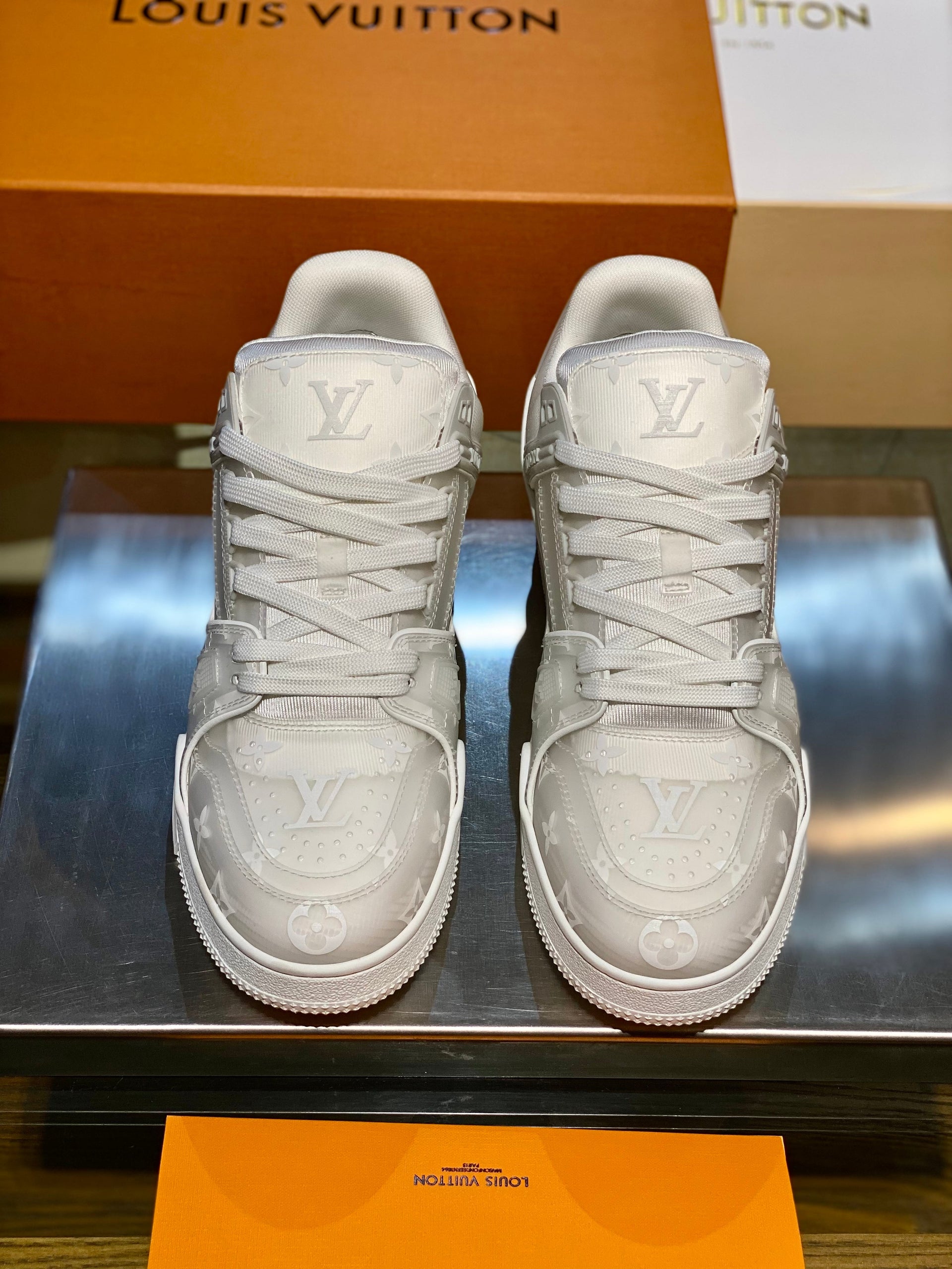LOU TRAINERS