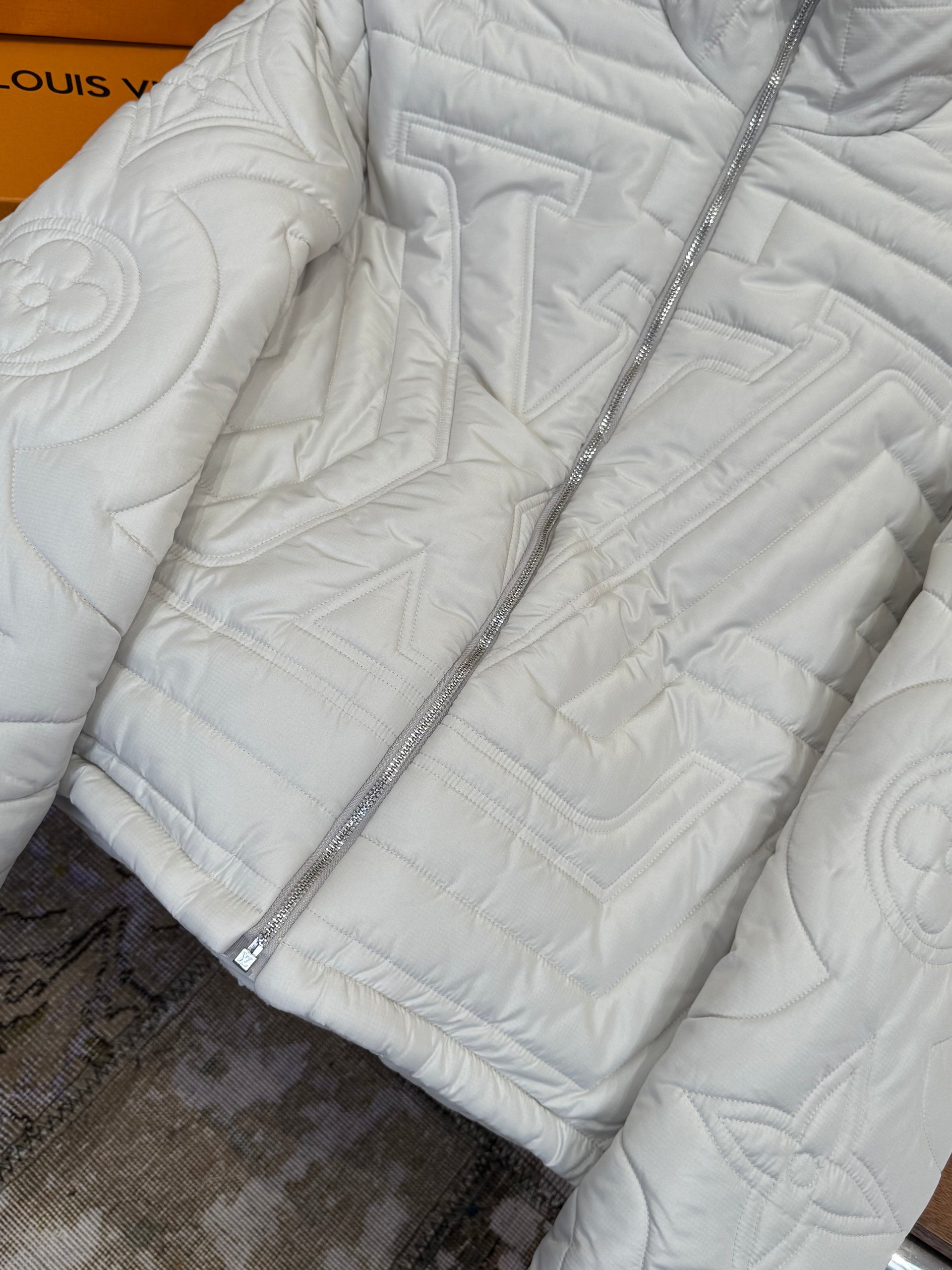 LOU JACKET