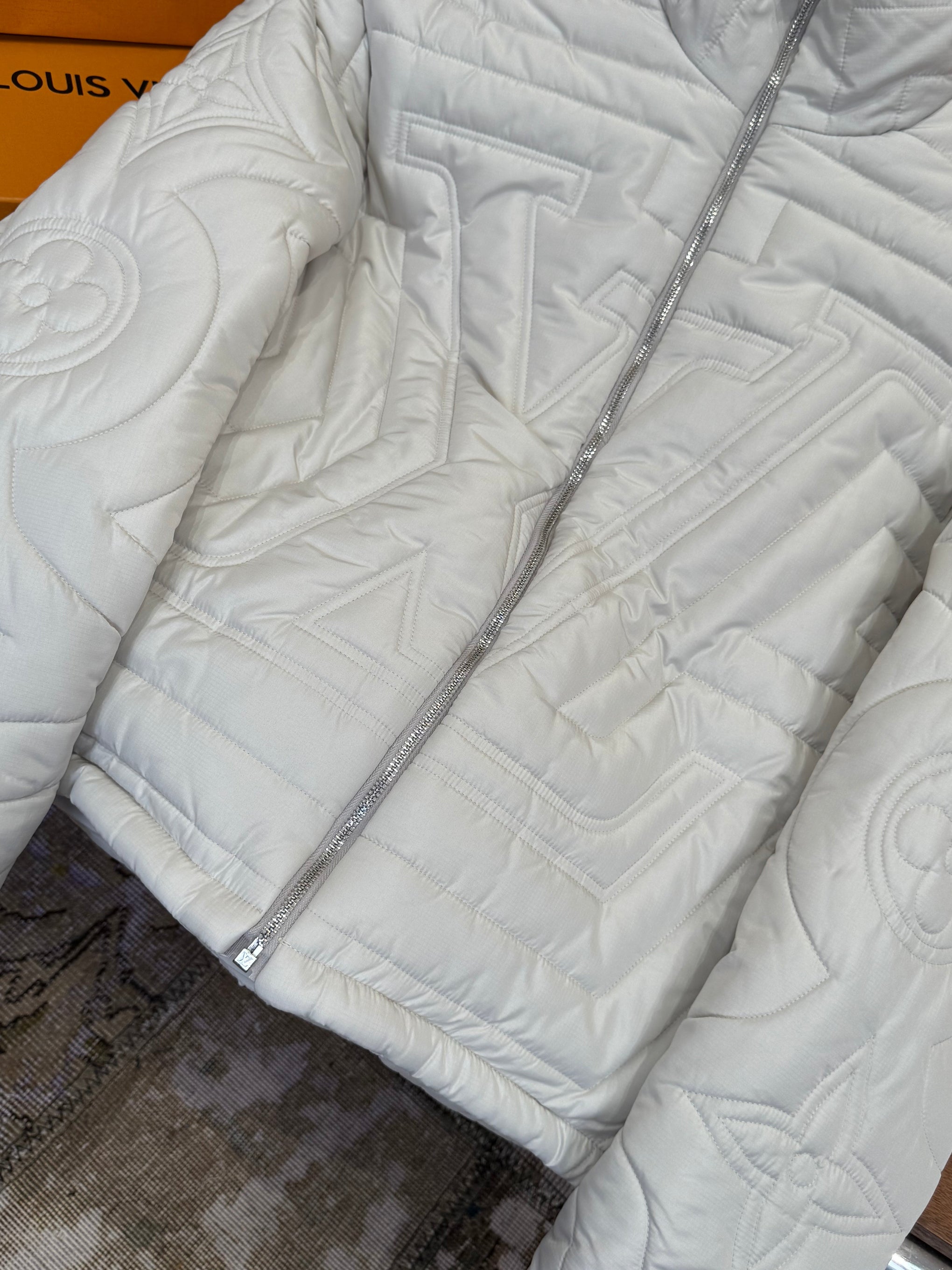 LOU JACKET