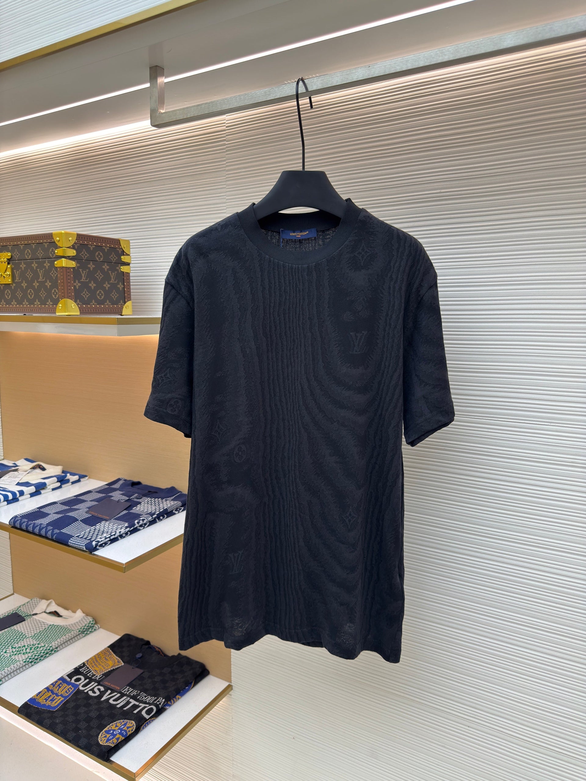 LOU T-SHIRT