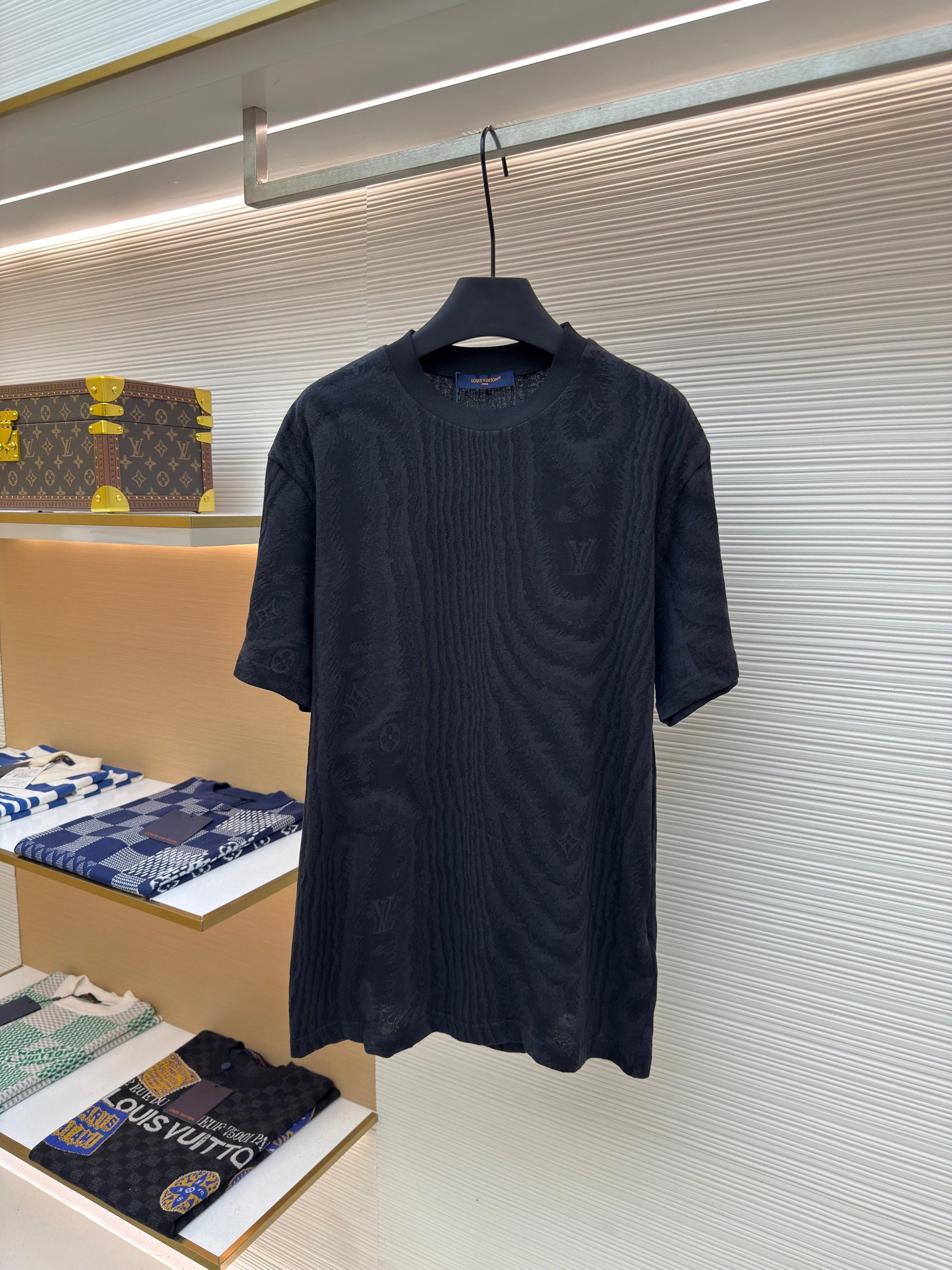 LOU T-SHIRT