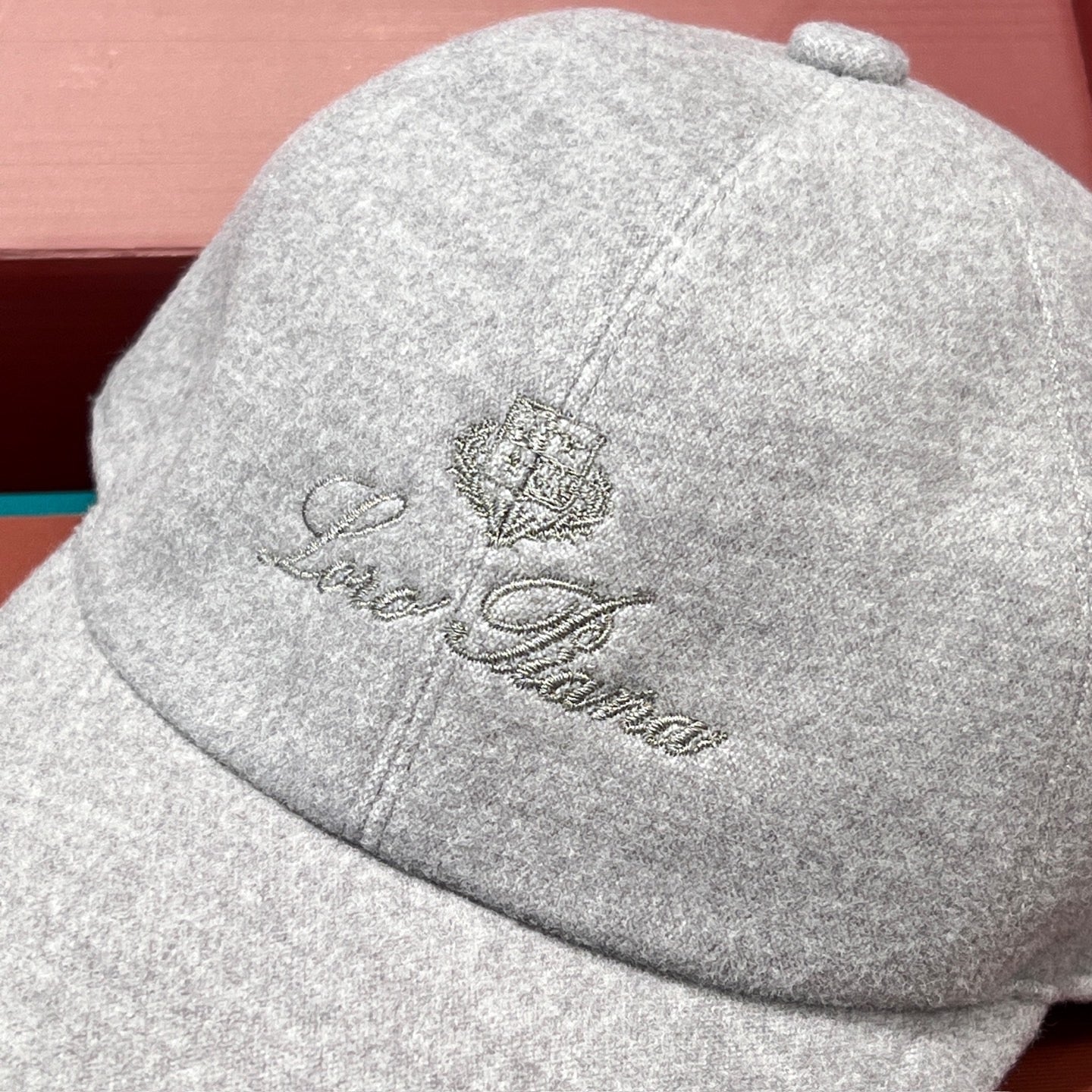 LORO P CASHMERE CAP