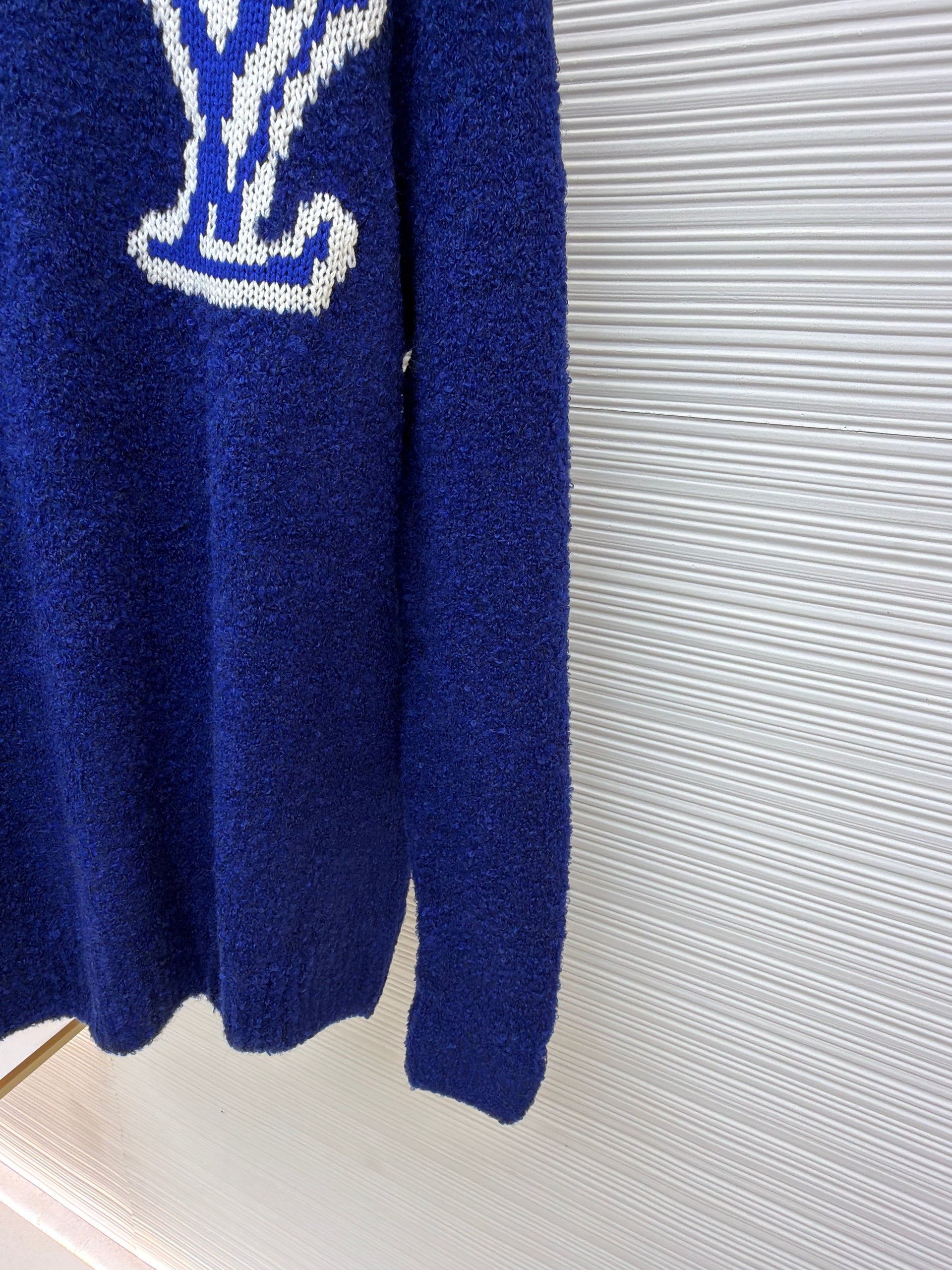 LOU JUMPER