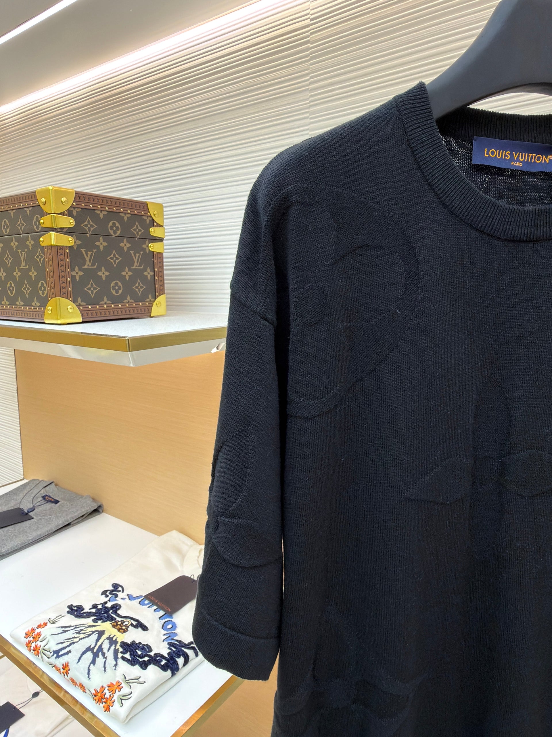 LOU T-SHIRT