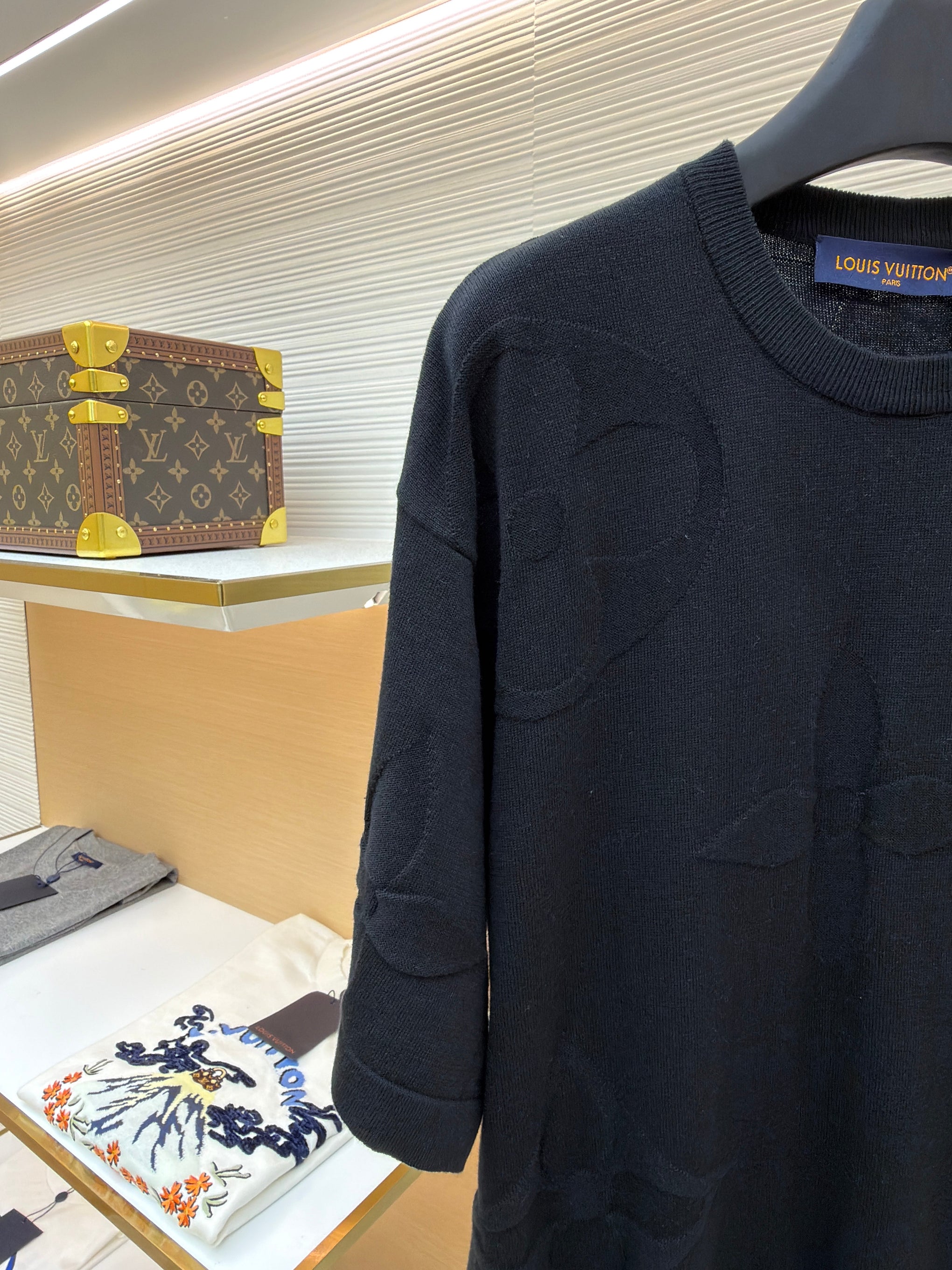 LOU T-SHIRT