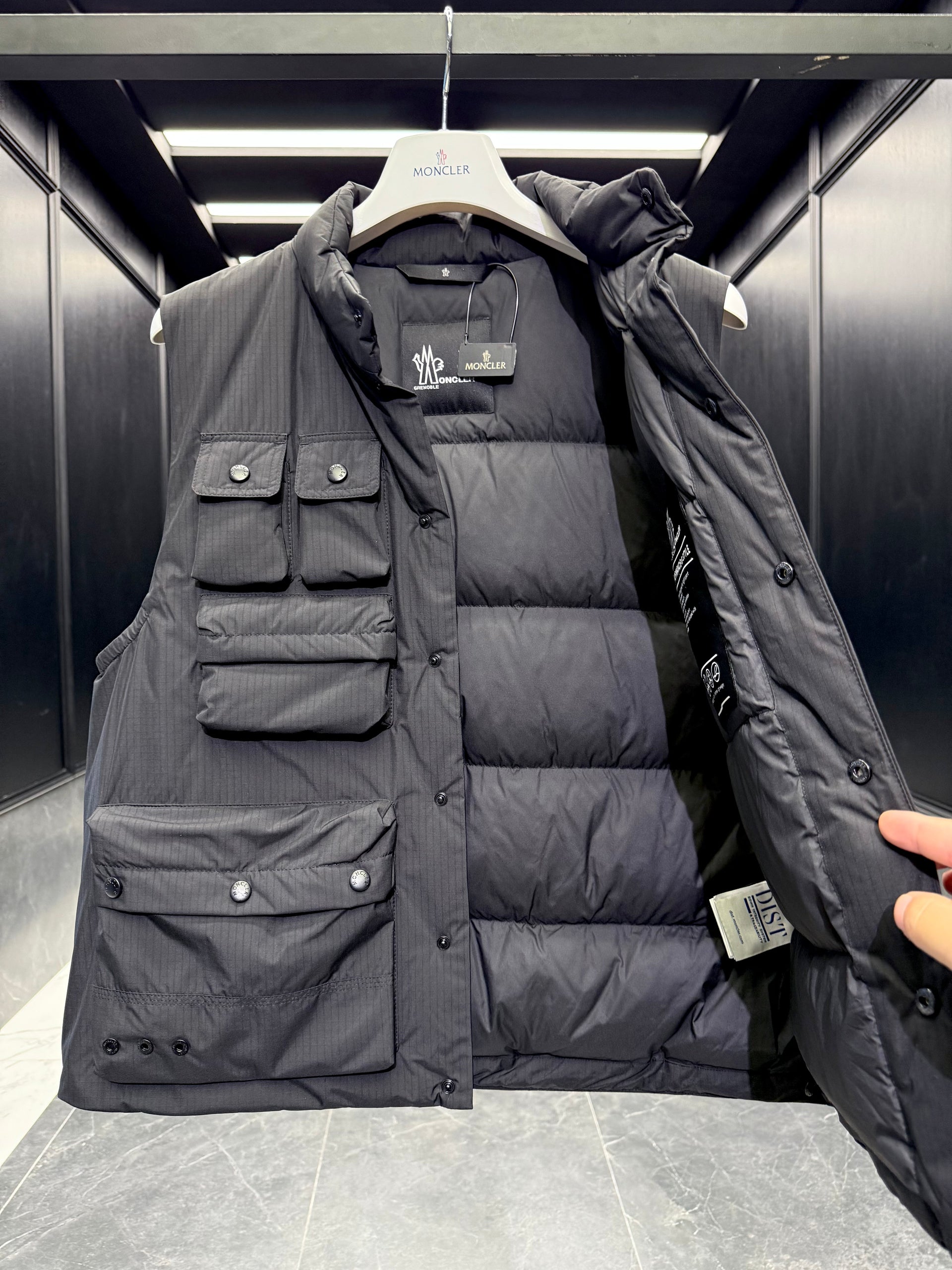 MONC TONGASS VEST