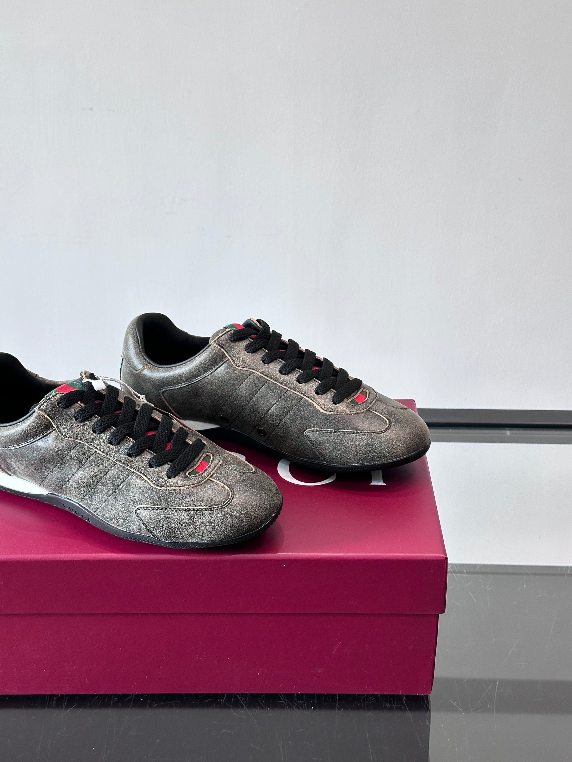 GG SHIFT SNEAKERS