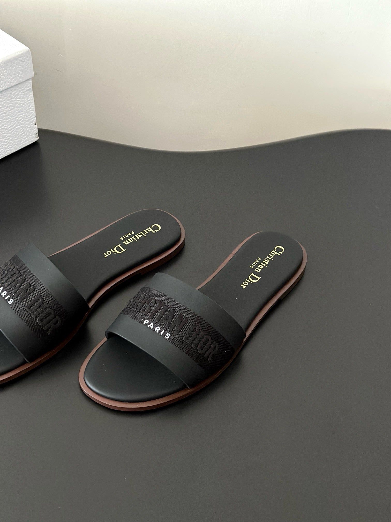 CD SANDALS