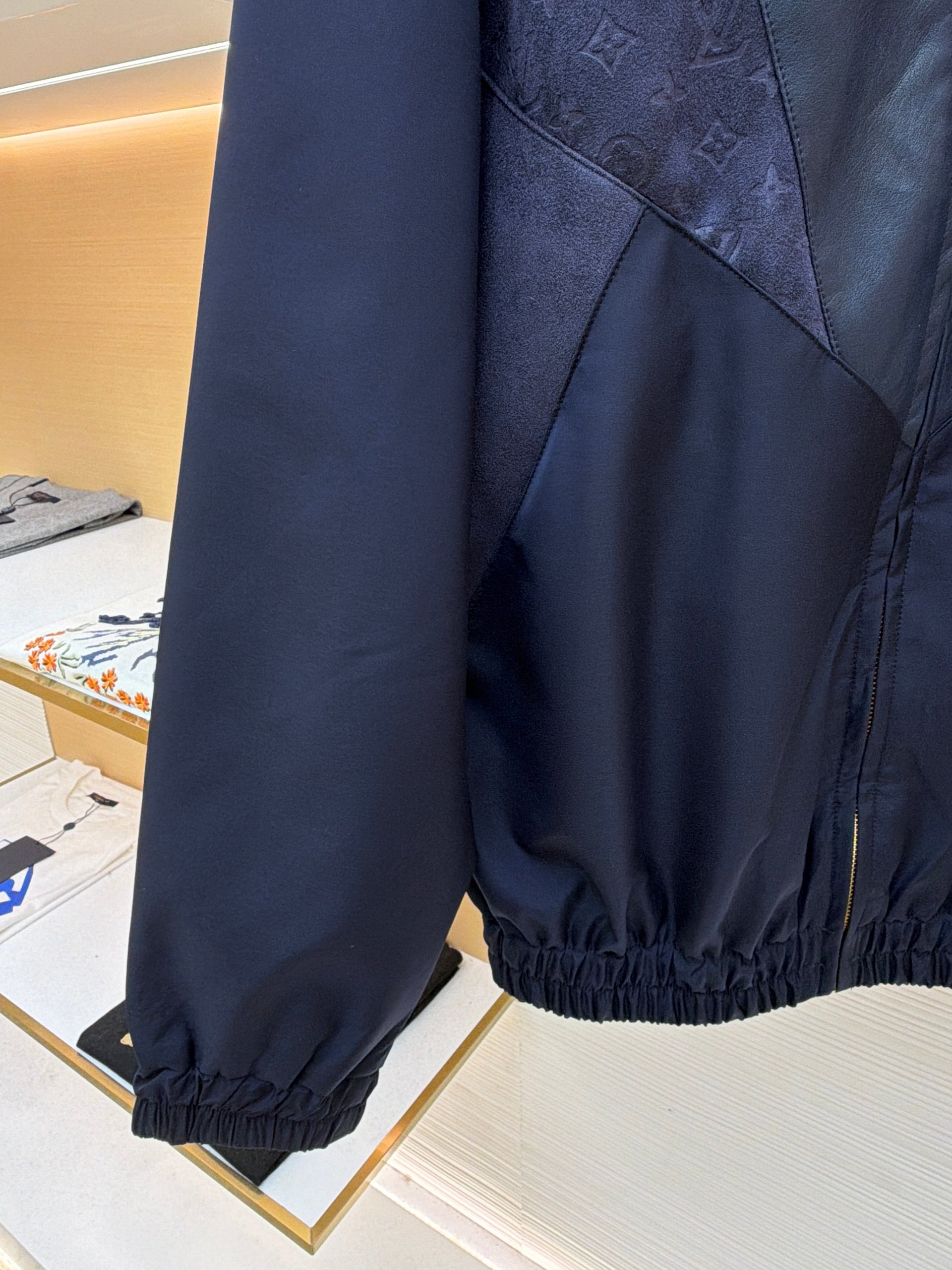 LOU JACKET