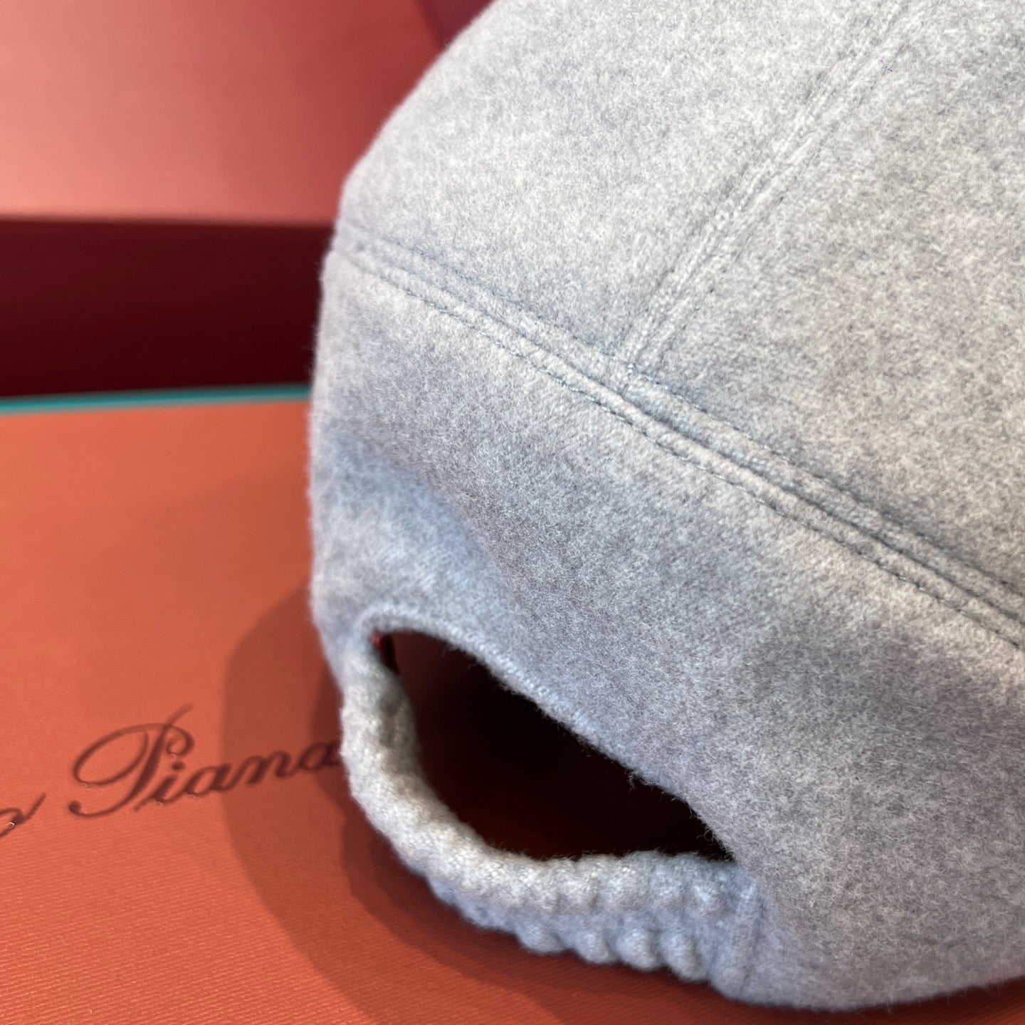 LORO P CASHMERE CAP