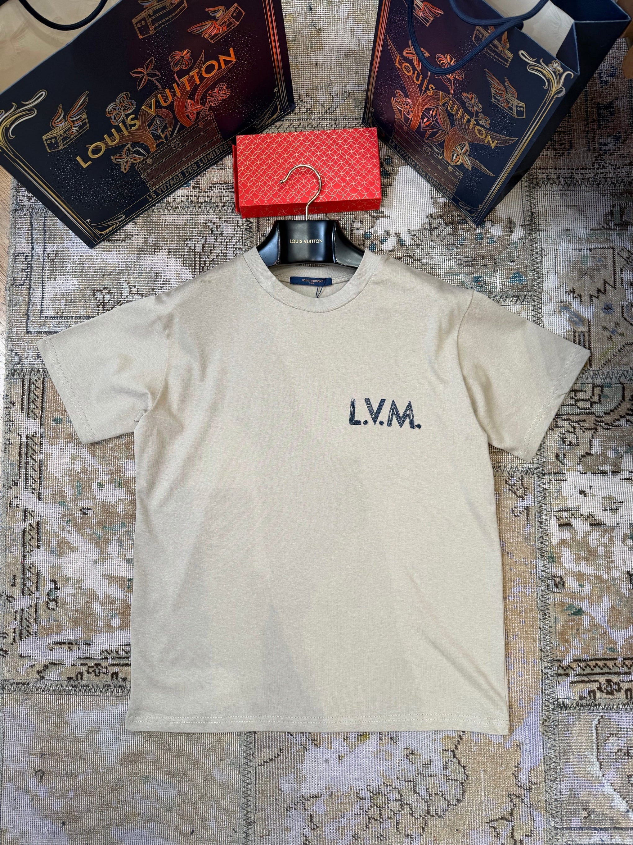 LOU T-SHIRT