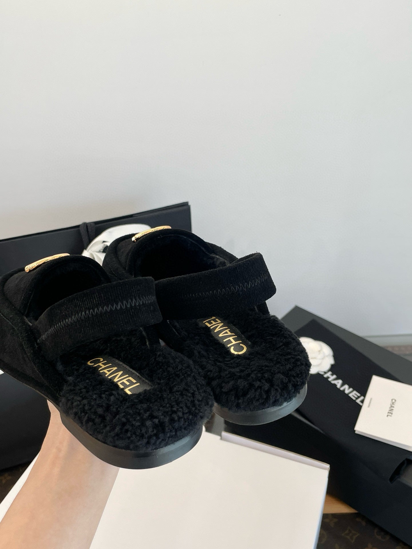 CC FUR MULES