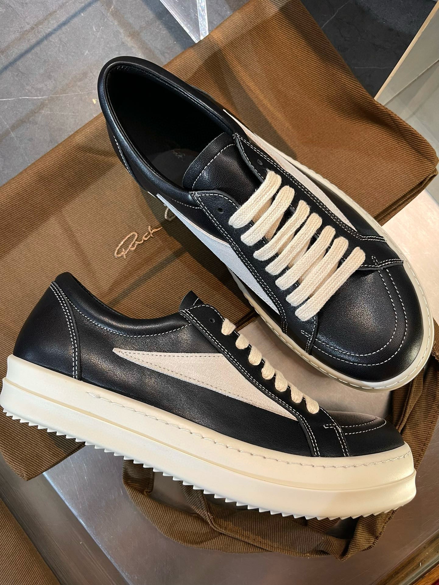 RICK O SNEAKERS