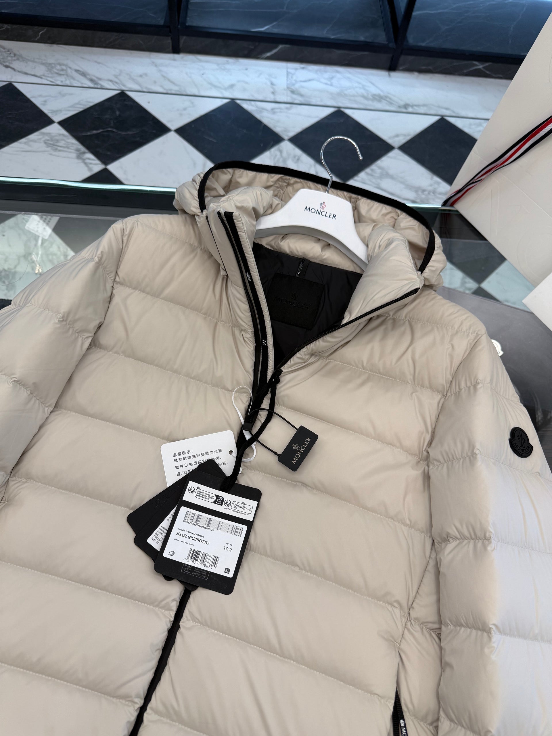 MONC JELUZ JACKET