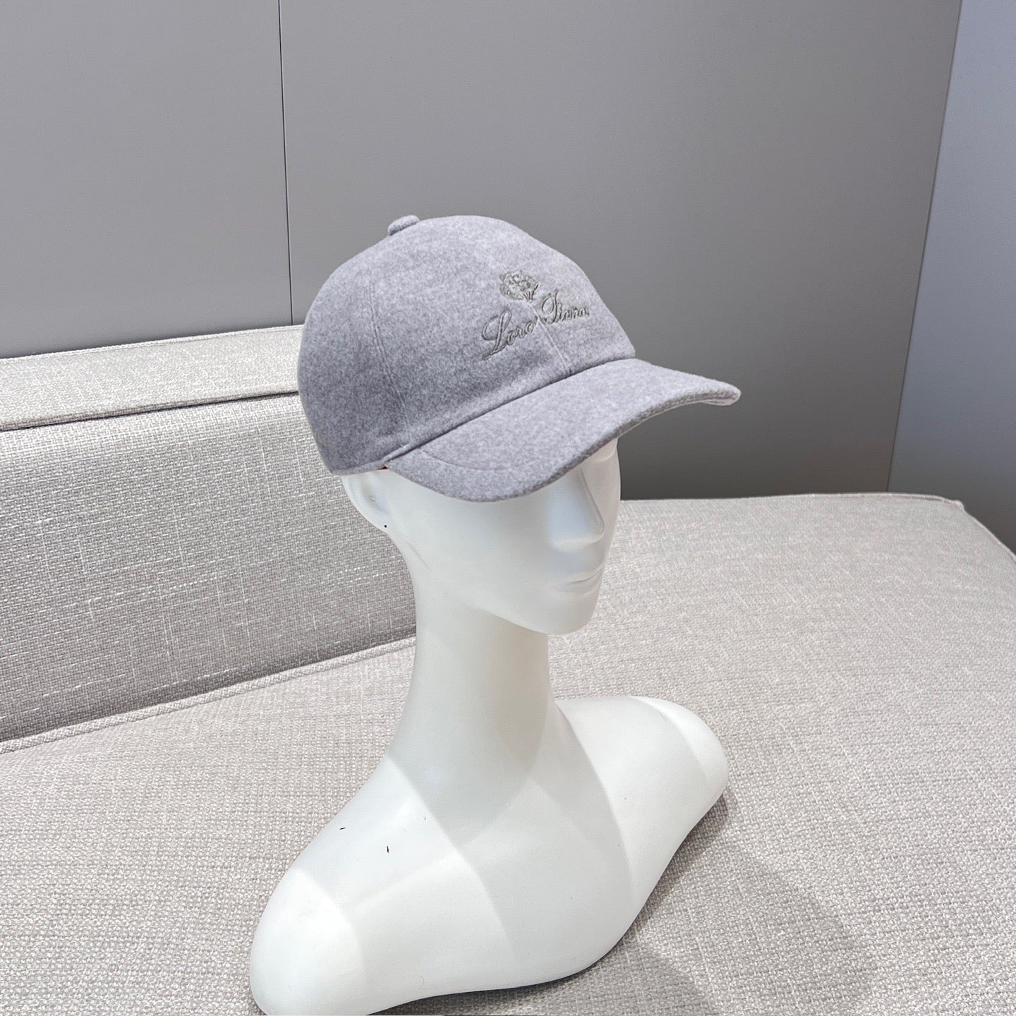 LORO P CASHMERE CAP