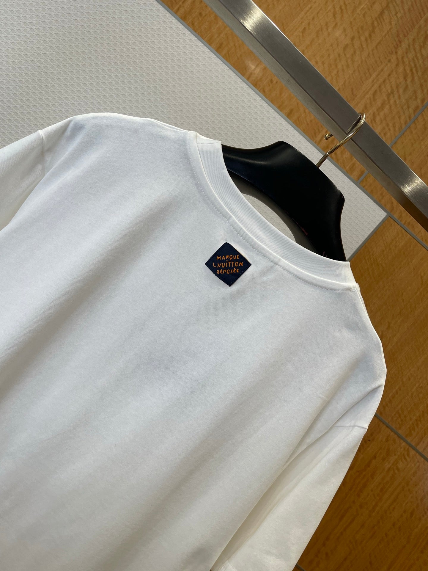 LOU T-SHIRT