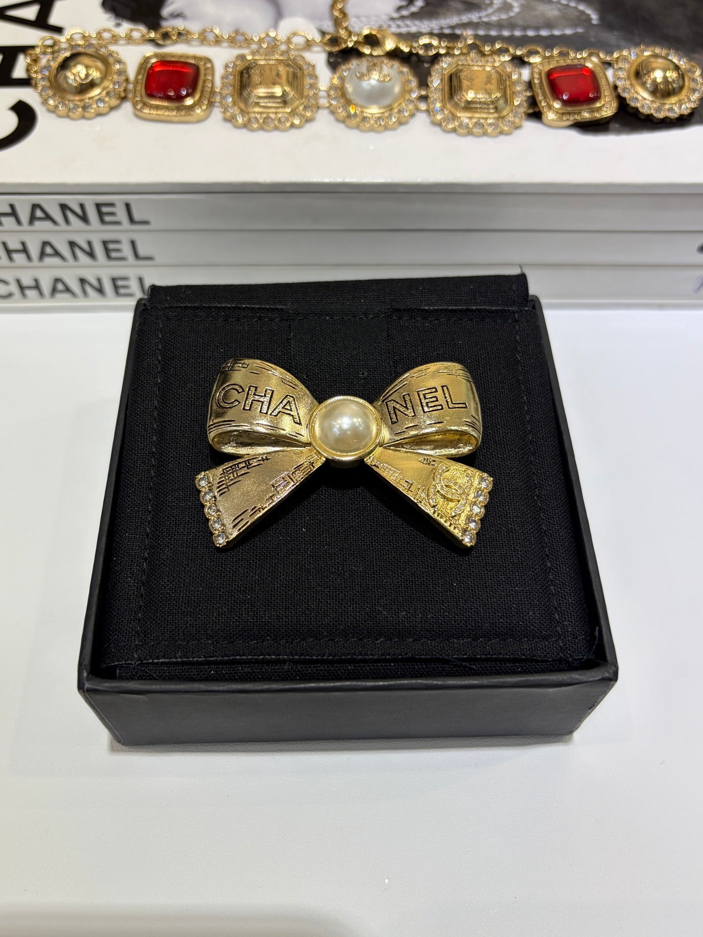 CC BROOCHE