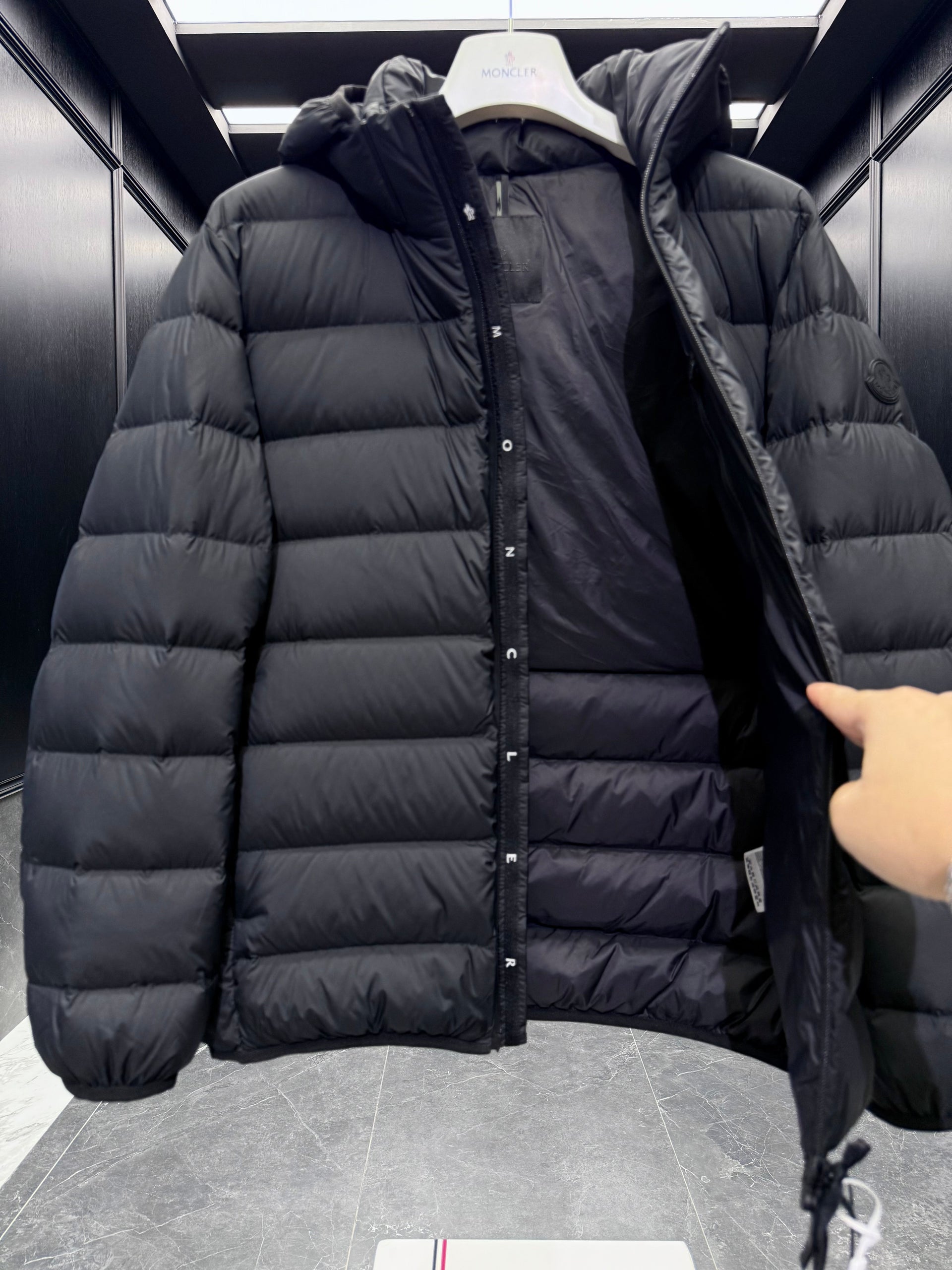 MONC JELUZ JACKET