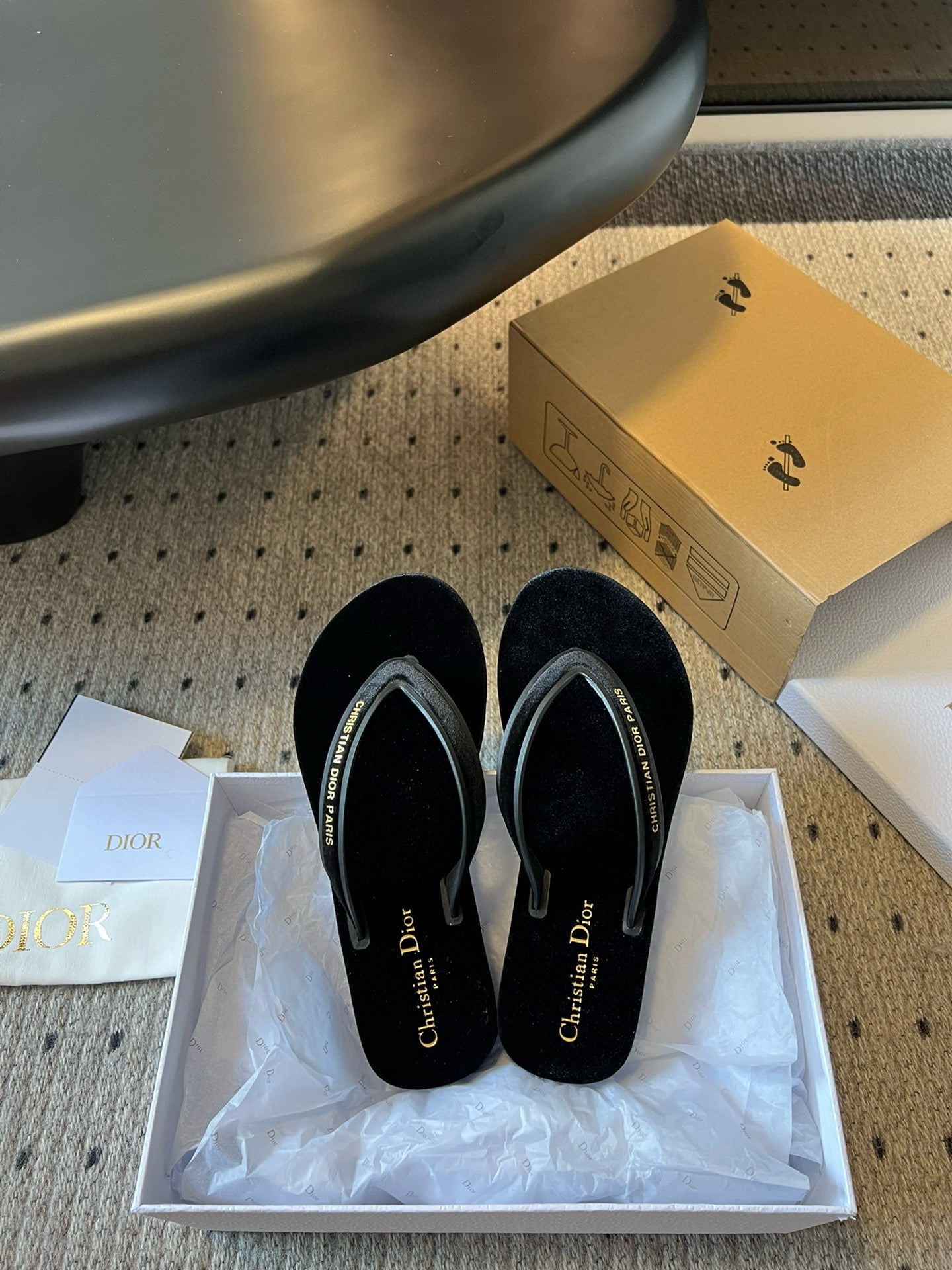 CD THONG SANDAL