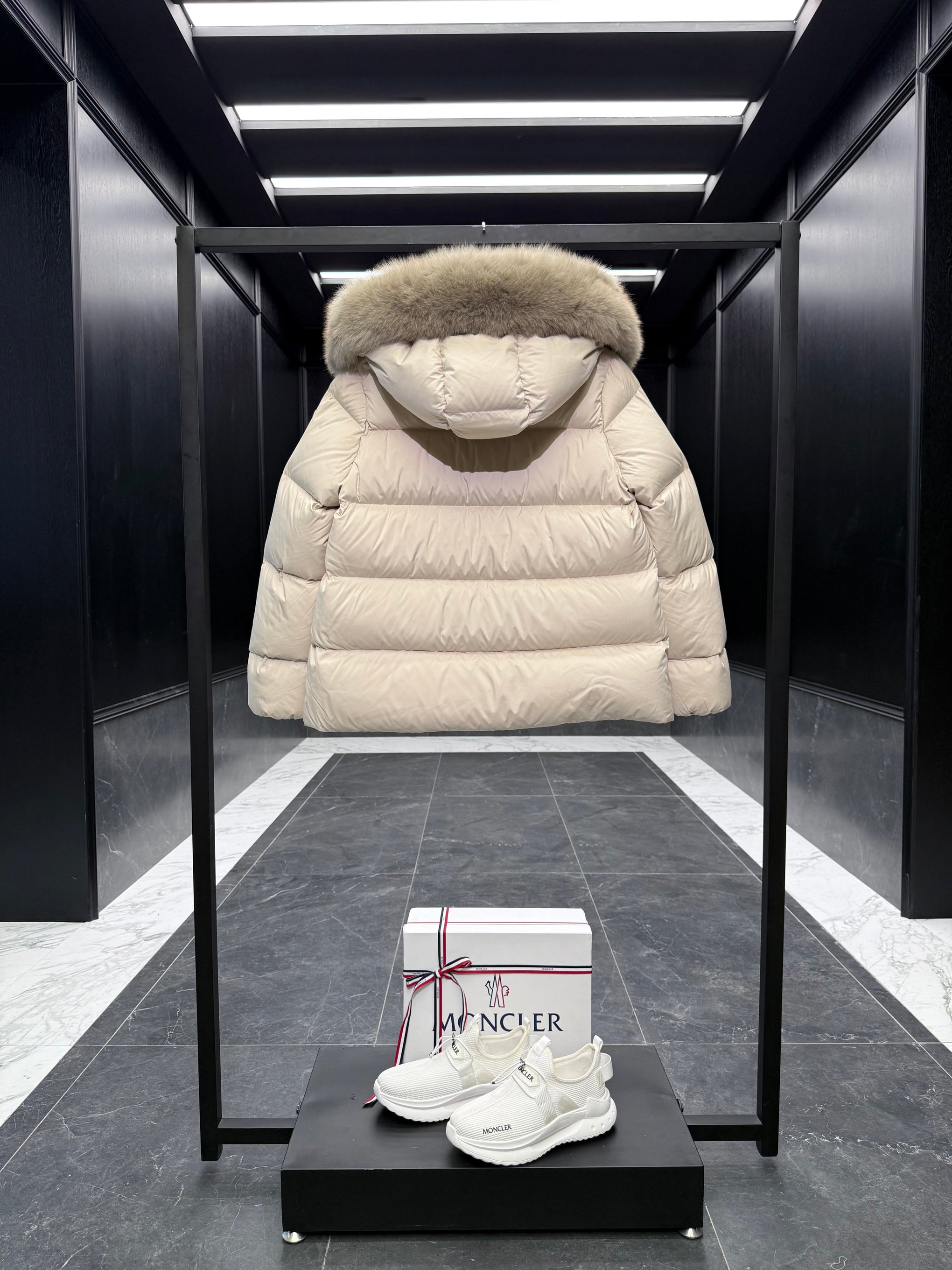 MONC LAICHEFUR JACKET