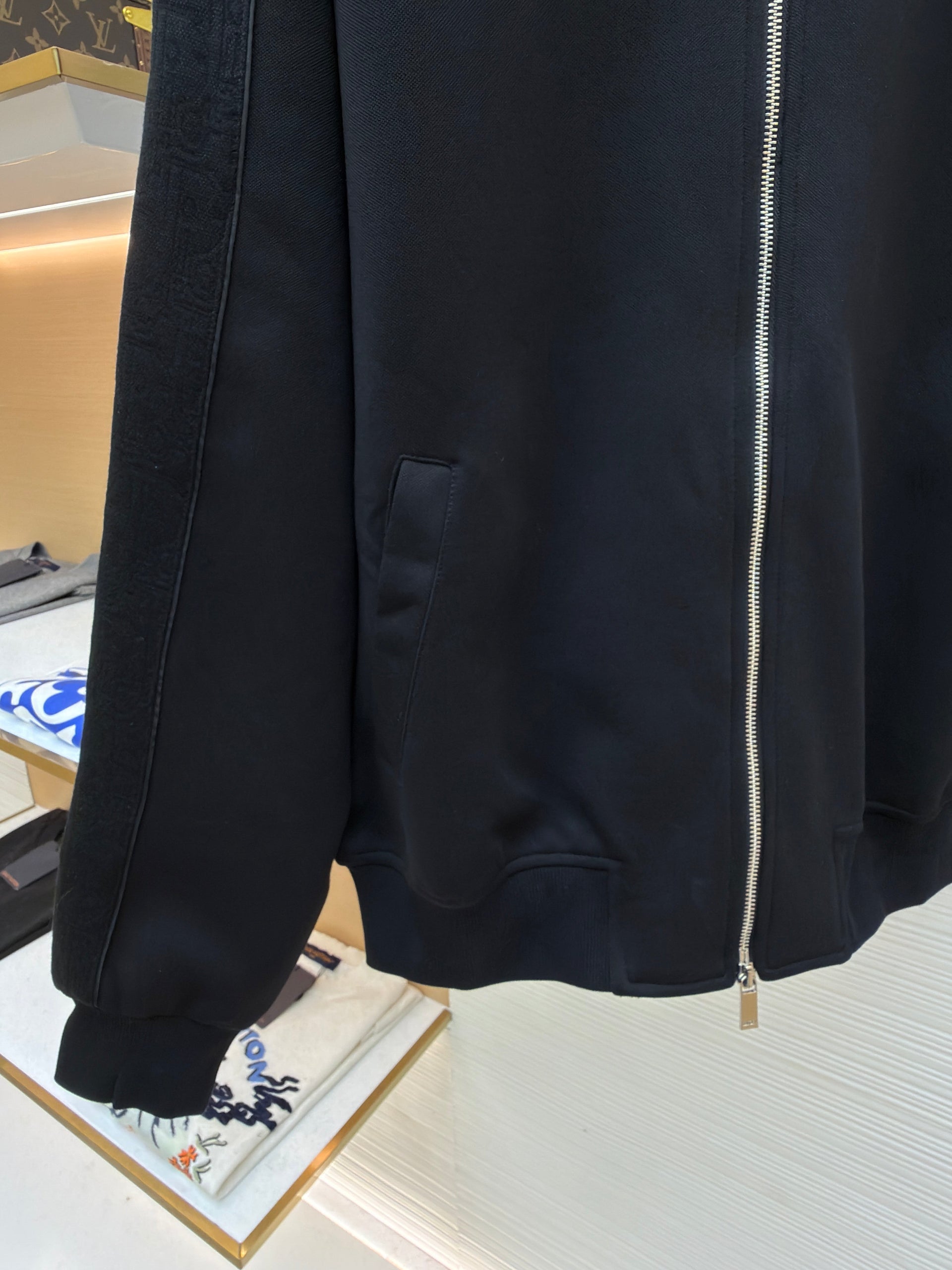 CD BOMBER SWEATSHIRT