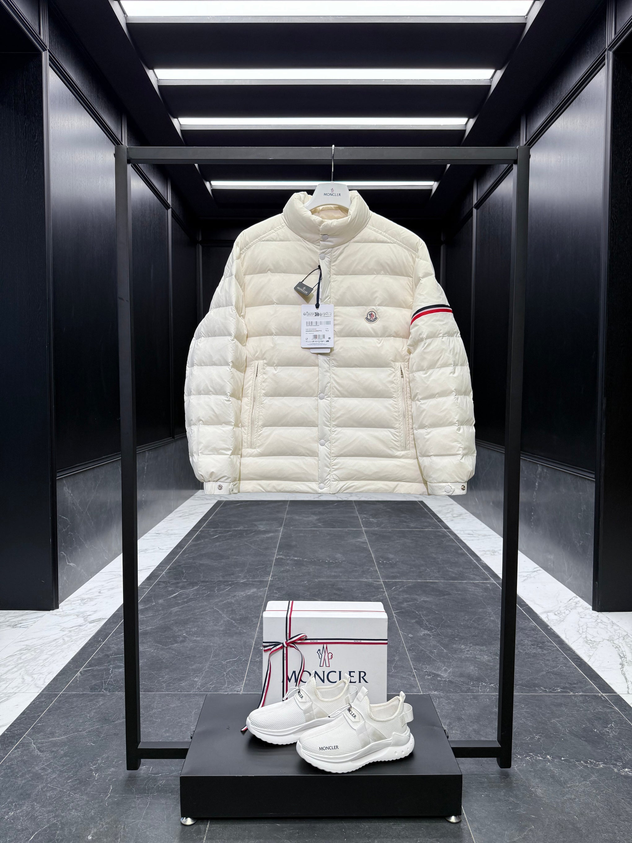 MONC COLOMB JACKET