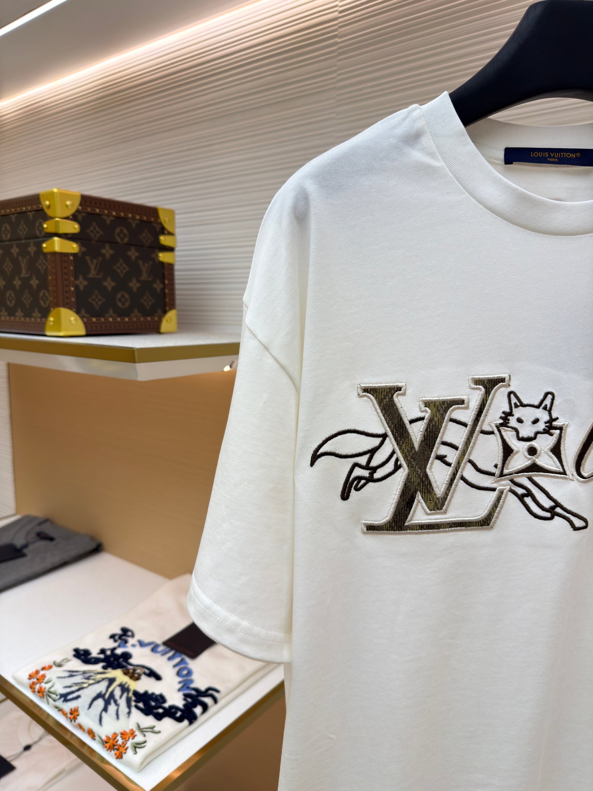 LOU T-SHIRT