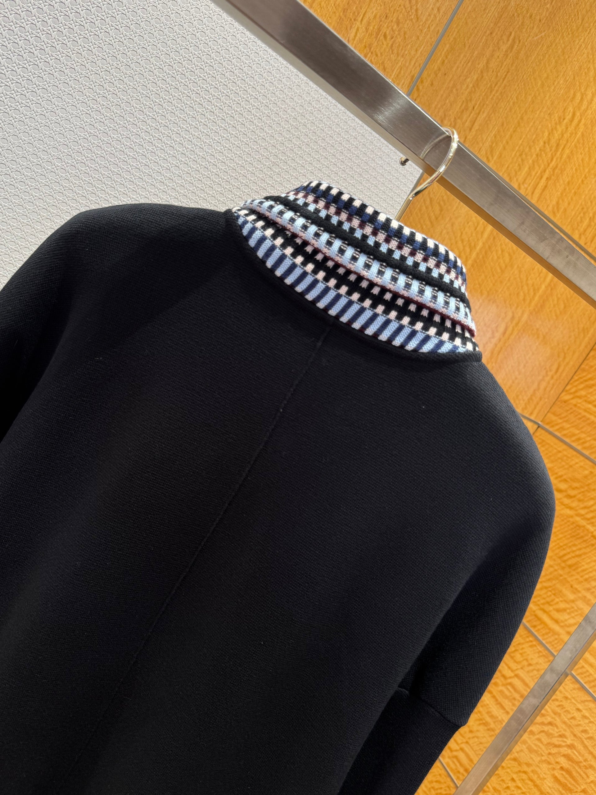 LOU ZIP SWEATSHIRT