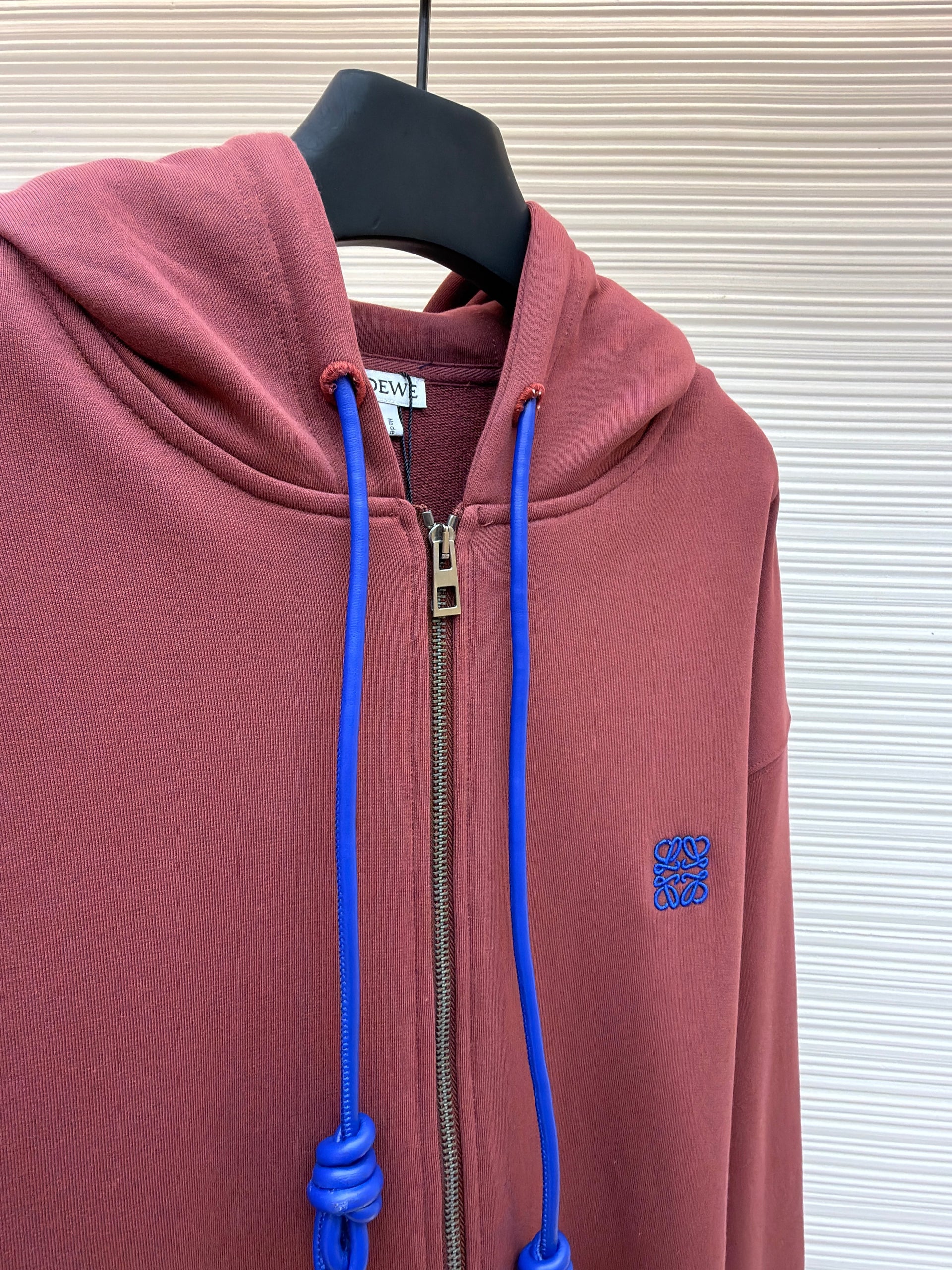 LOEW ZIP HOODIE