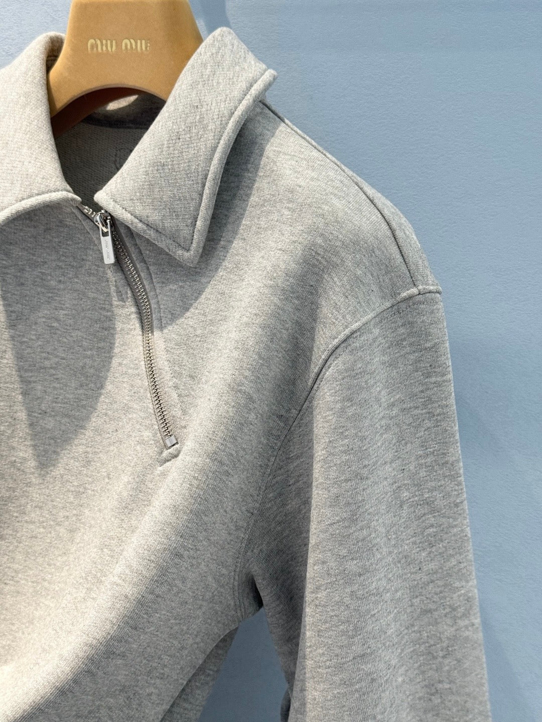 MIU M SWEATSHIRT