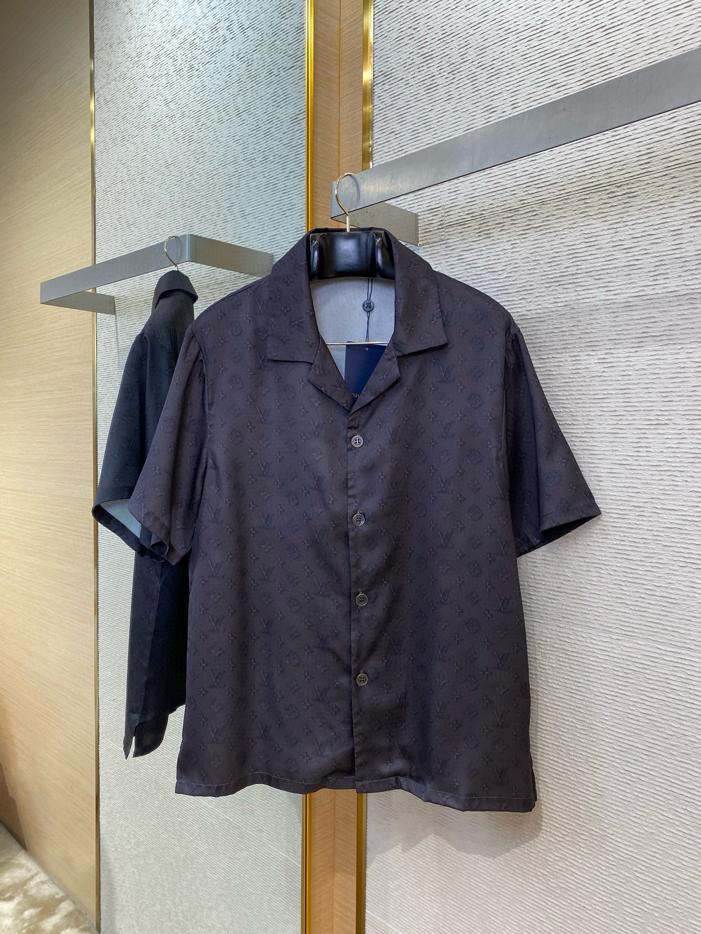 LOU SHIRT