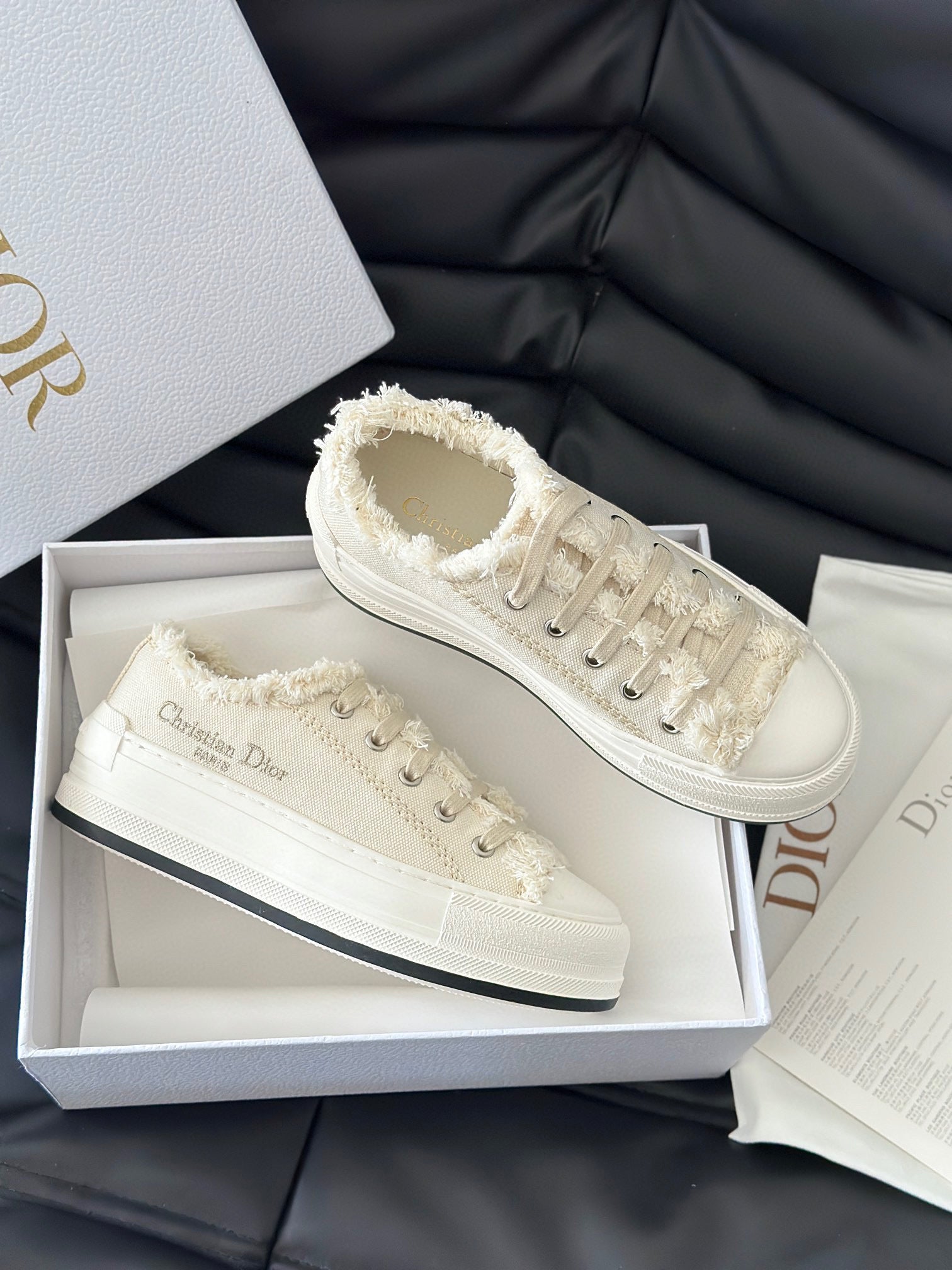 CD WALKIN SNEAKER