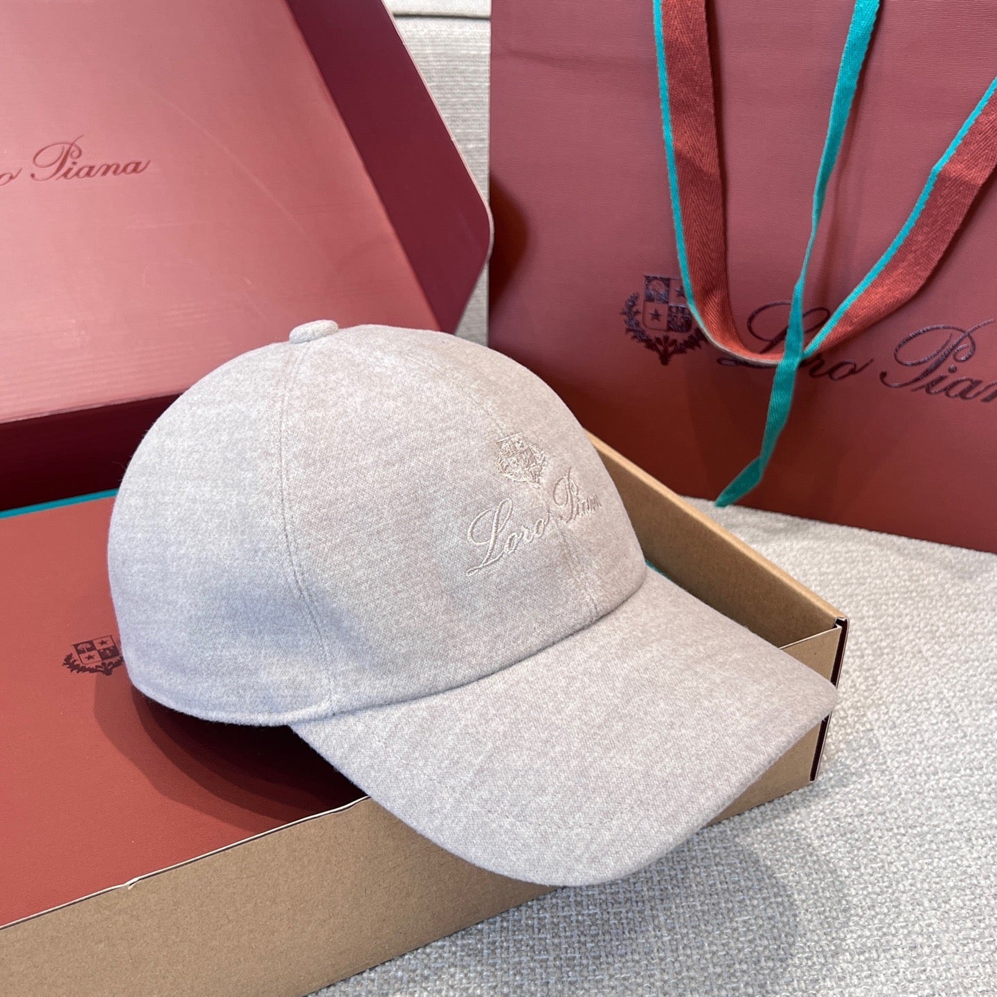 LORO P CASHMERE CAP