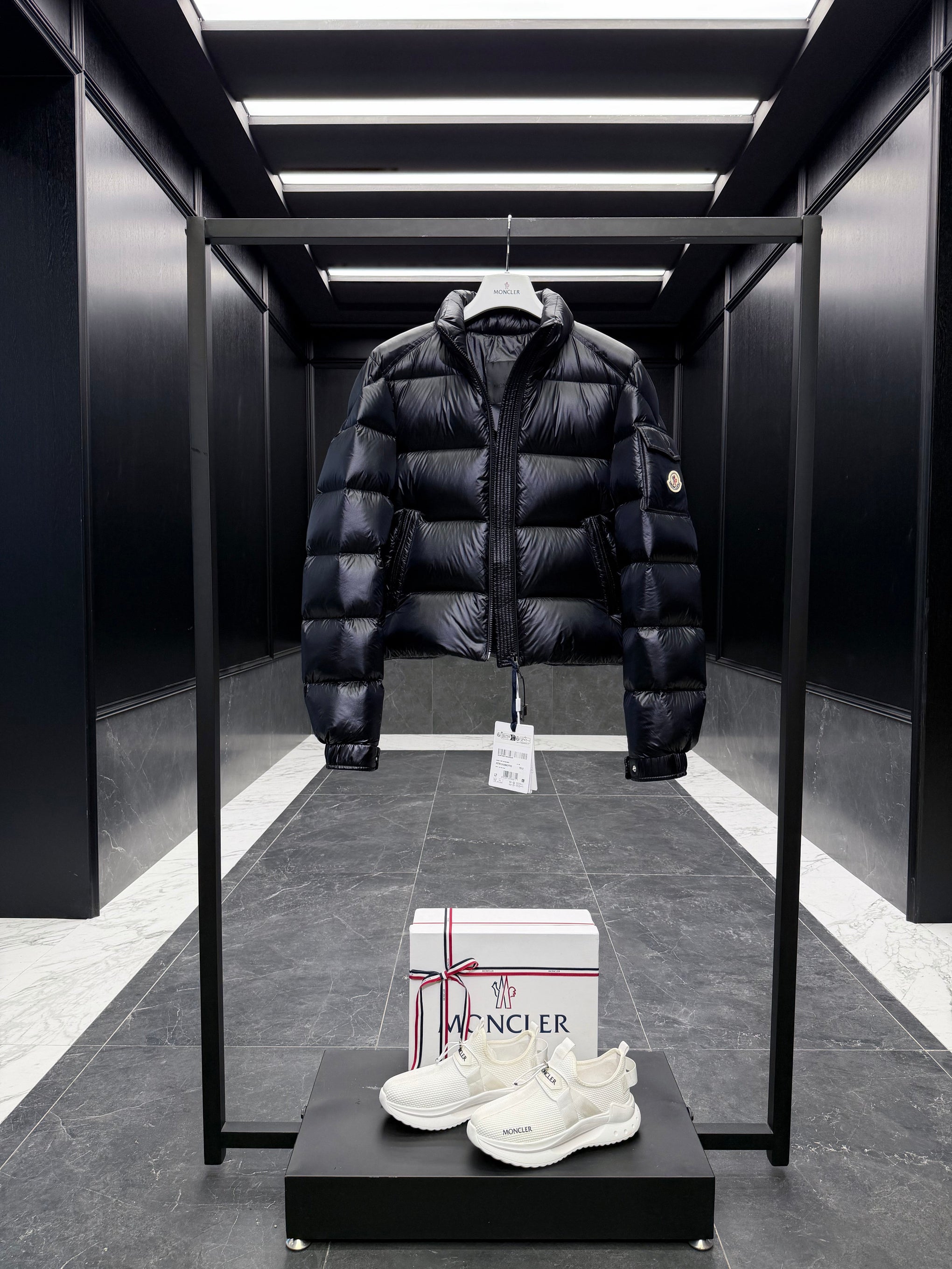MONC PETRA JACKET