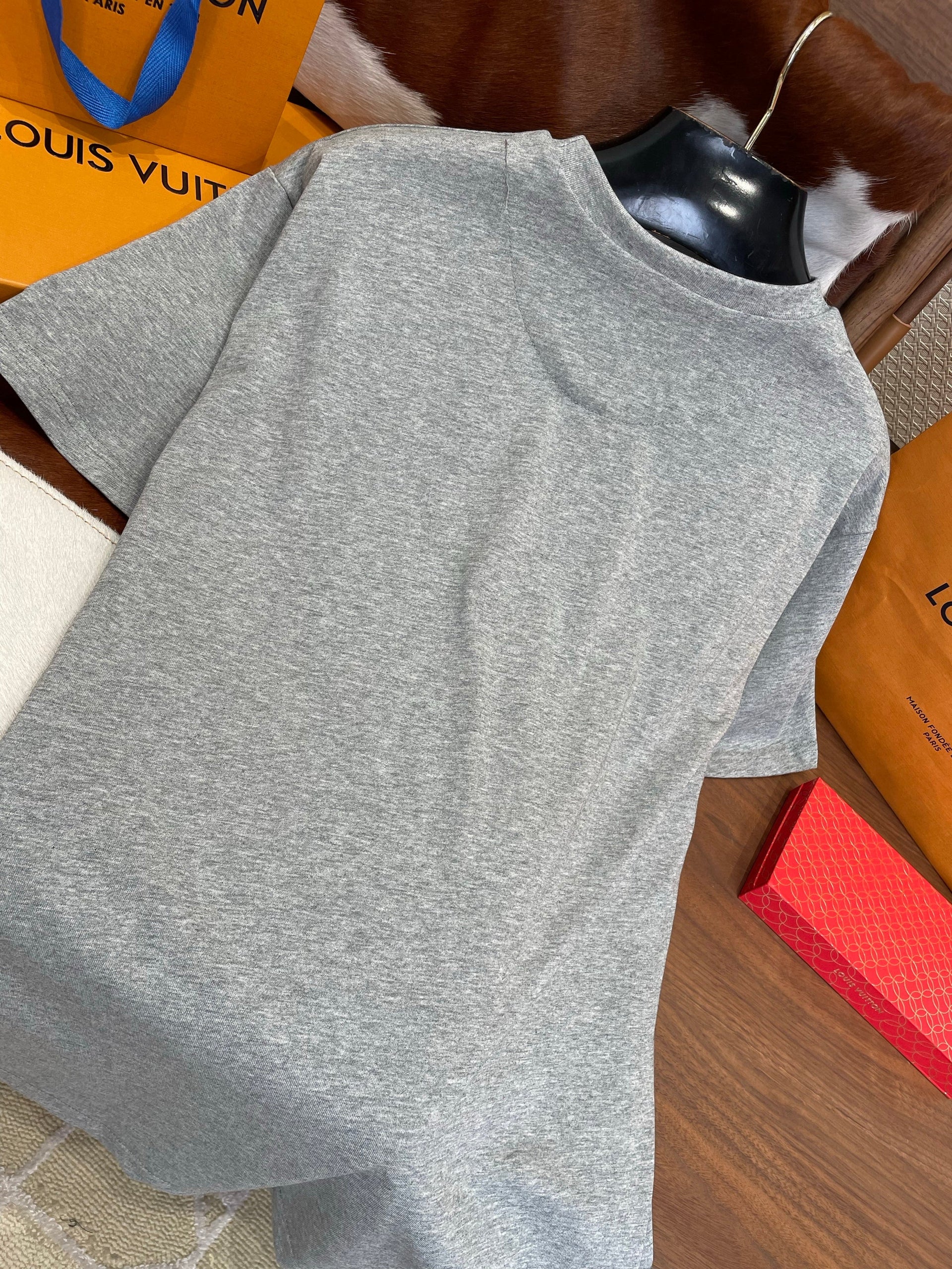 LOU T-SHIRT