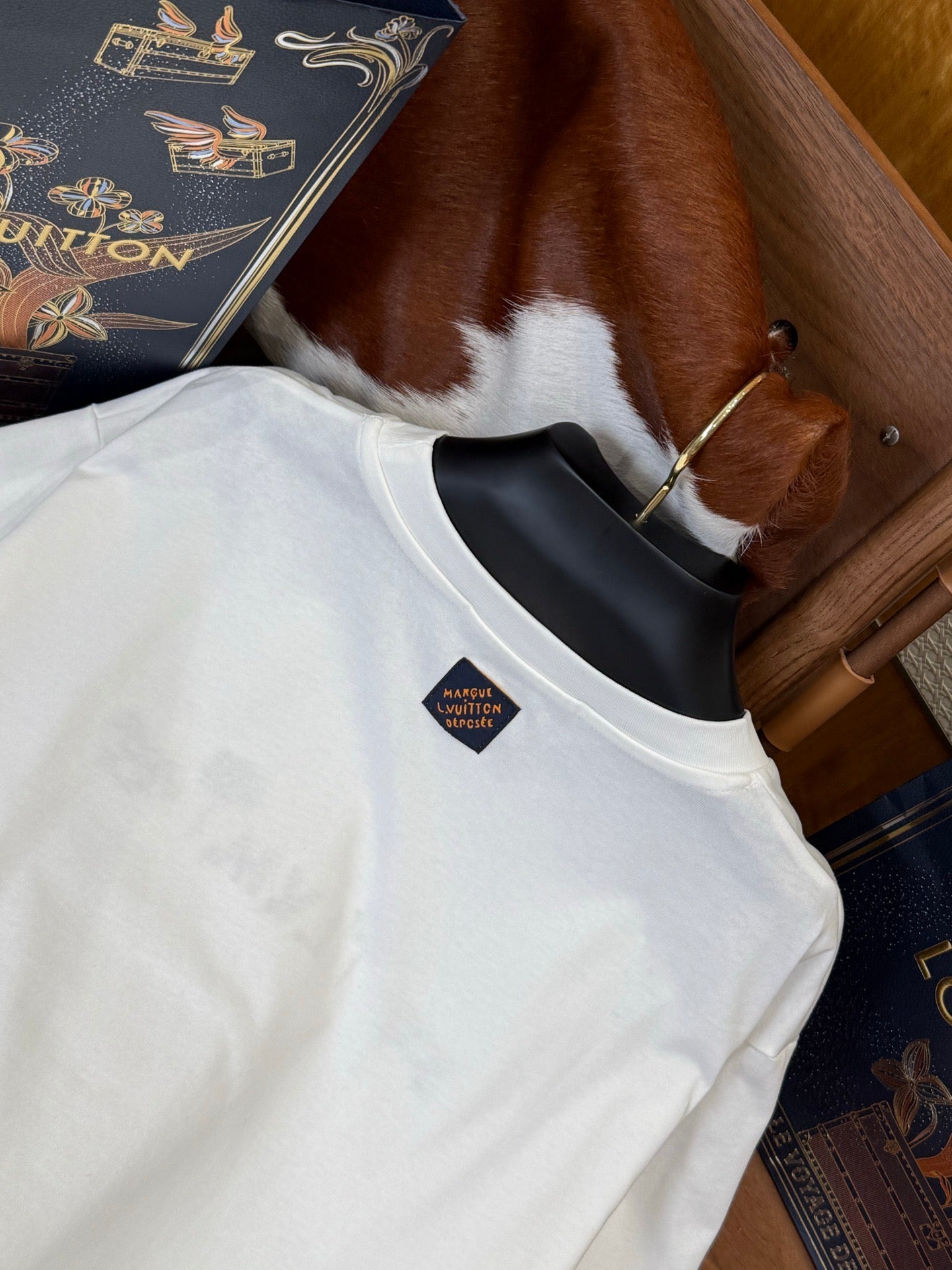LOU T-SHIRT