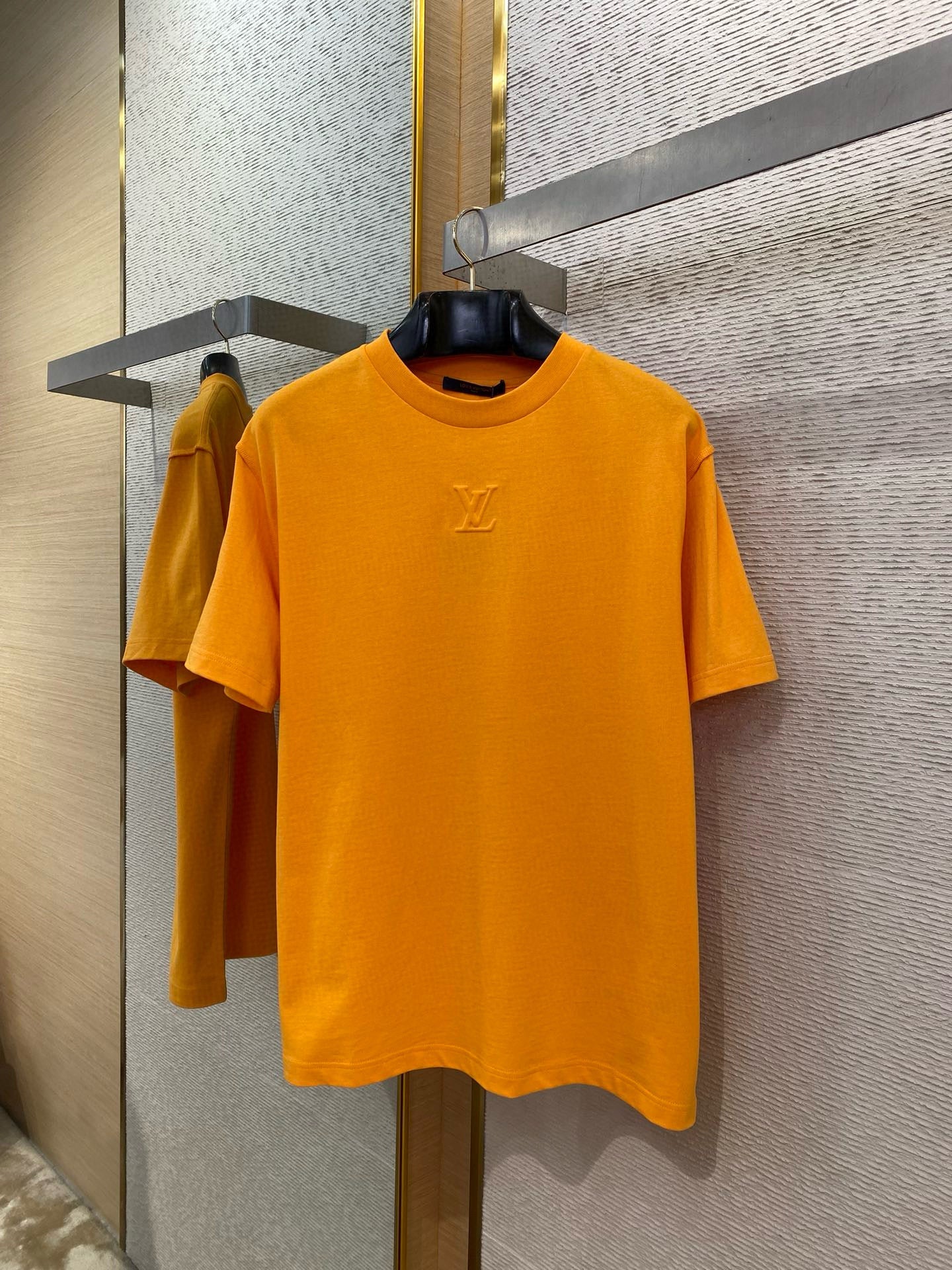 LOU T-SHIRT