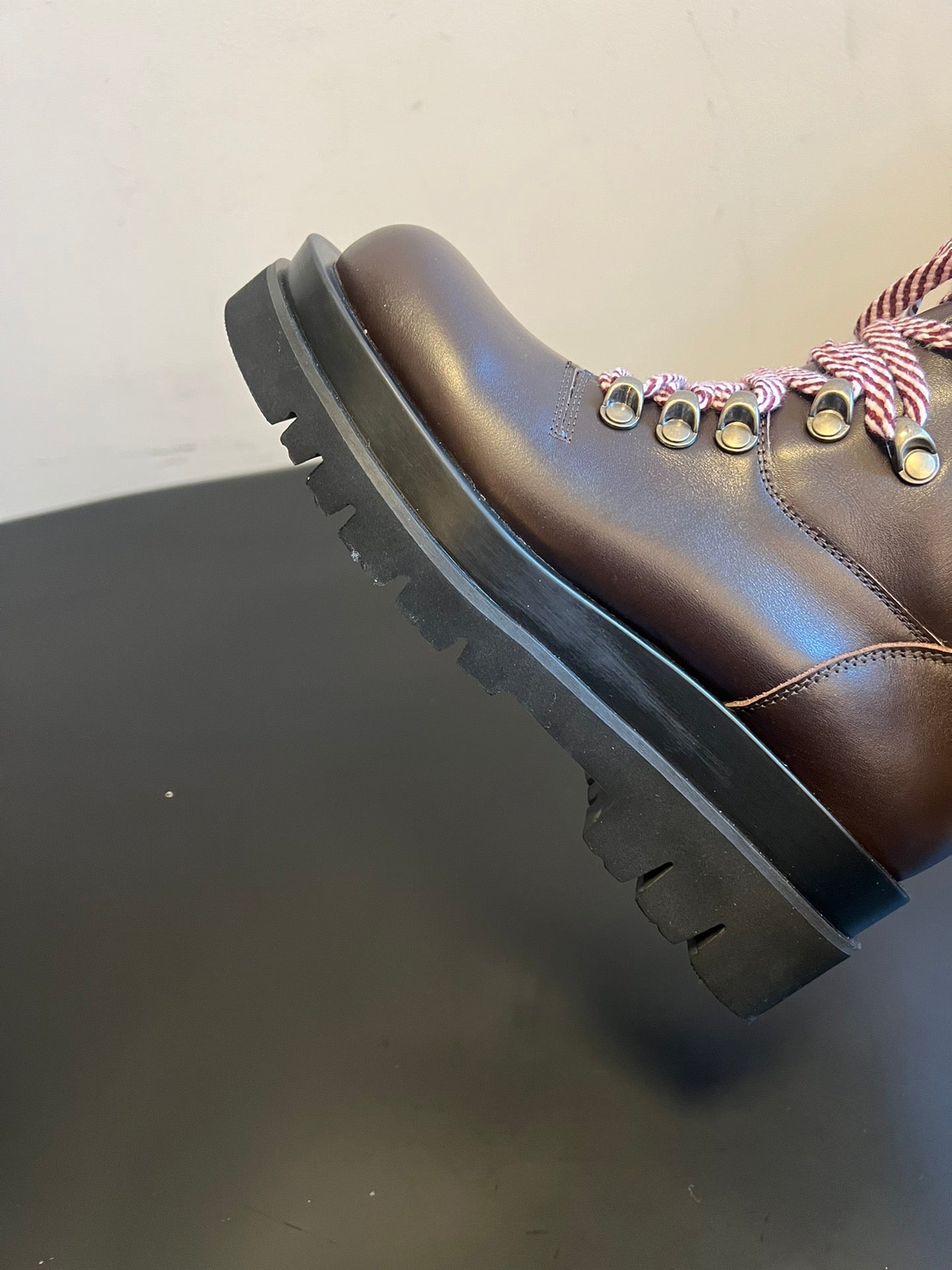 BOTT V BOOTS