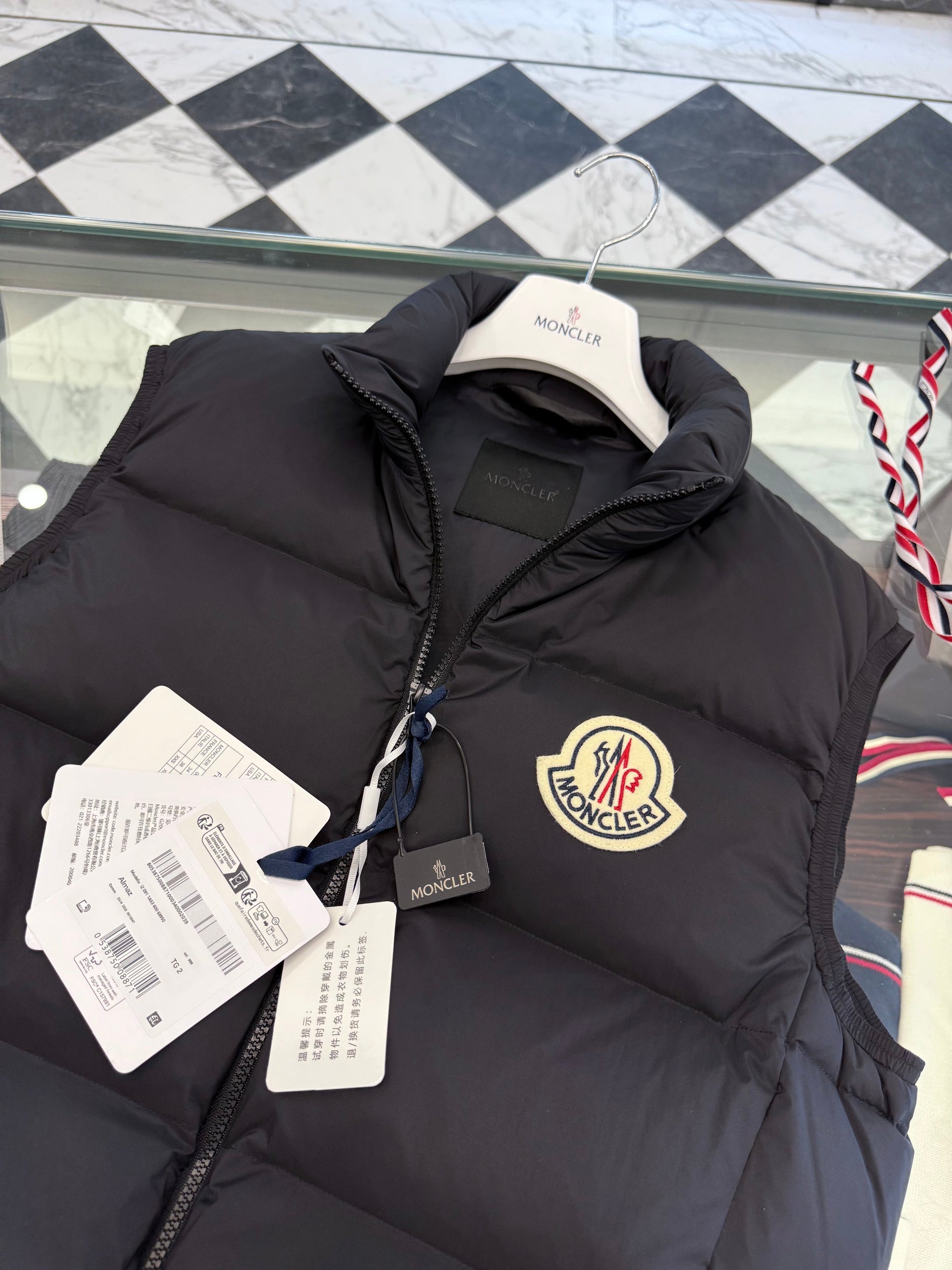 MONC ALMAZ VEST