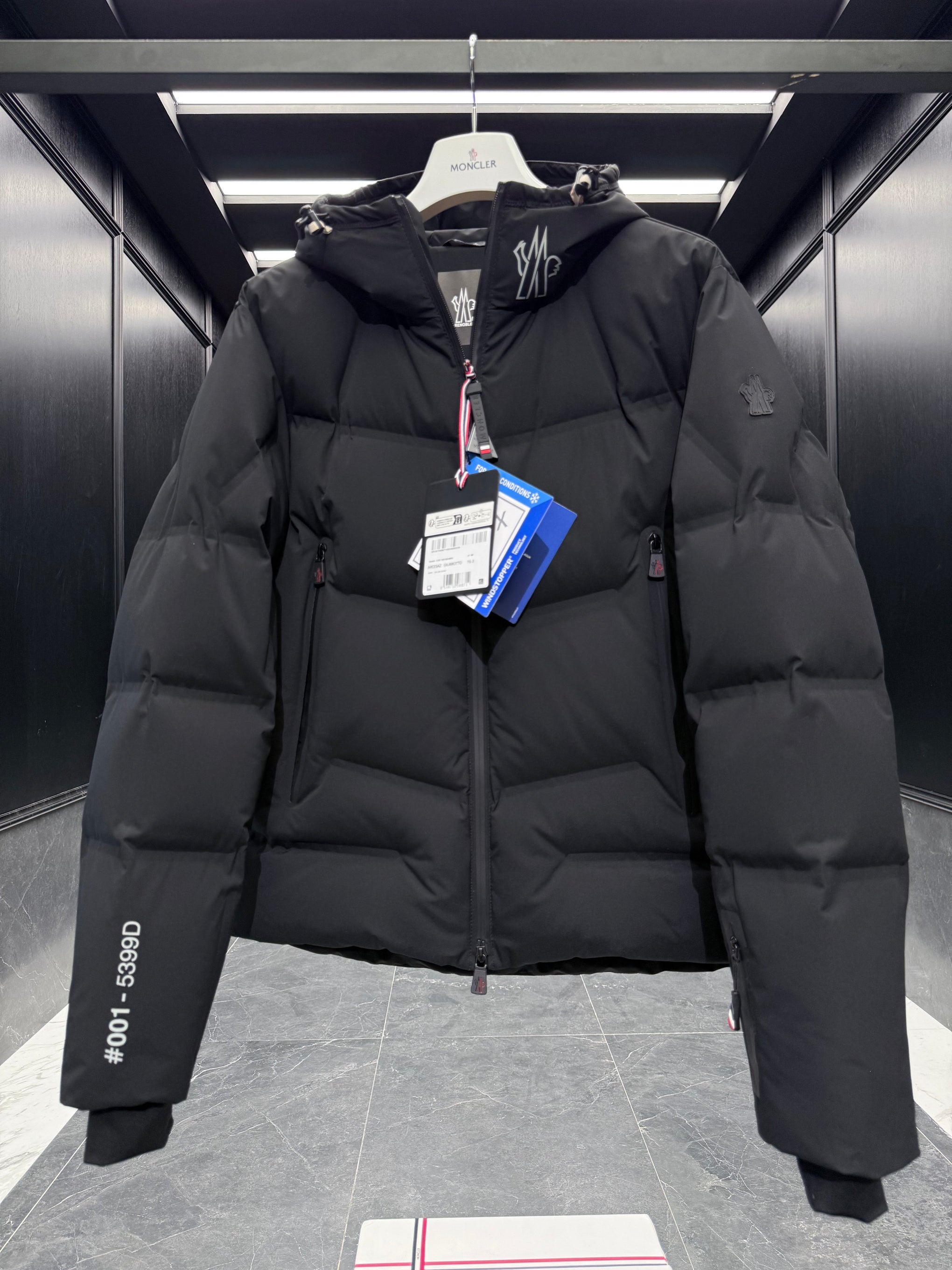 MONC ARCESAZ JACKET