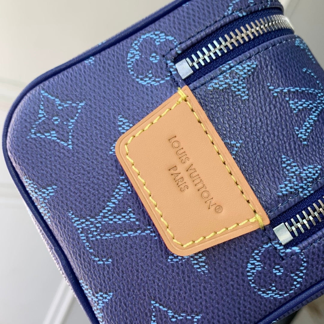 LOU DOPP KIT TOILETRY BAG