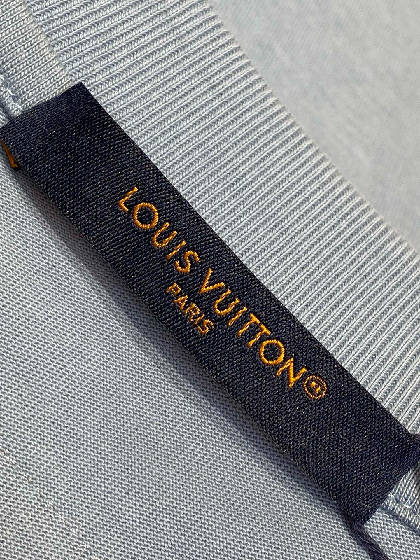LOU T-SHIRT