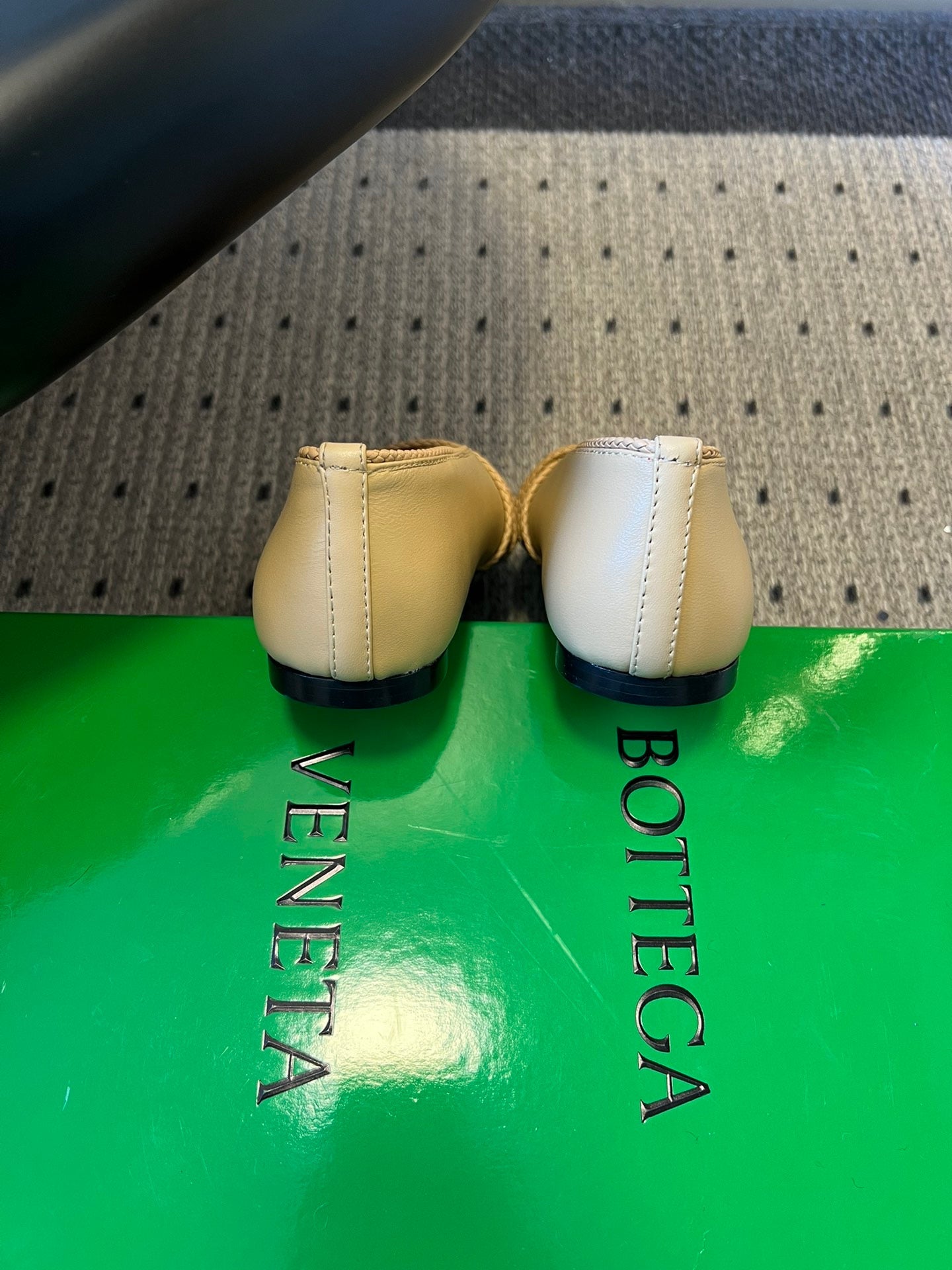 BOTT V BALLET PUMPS