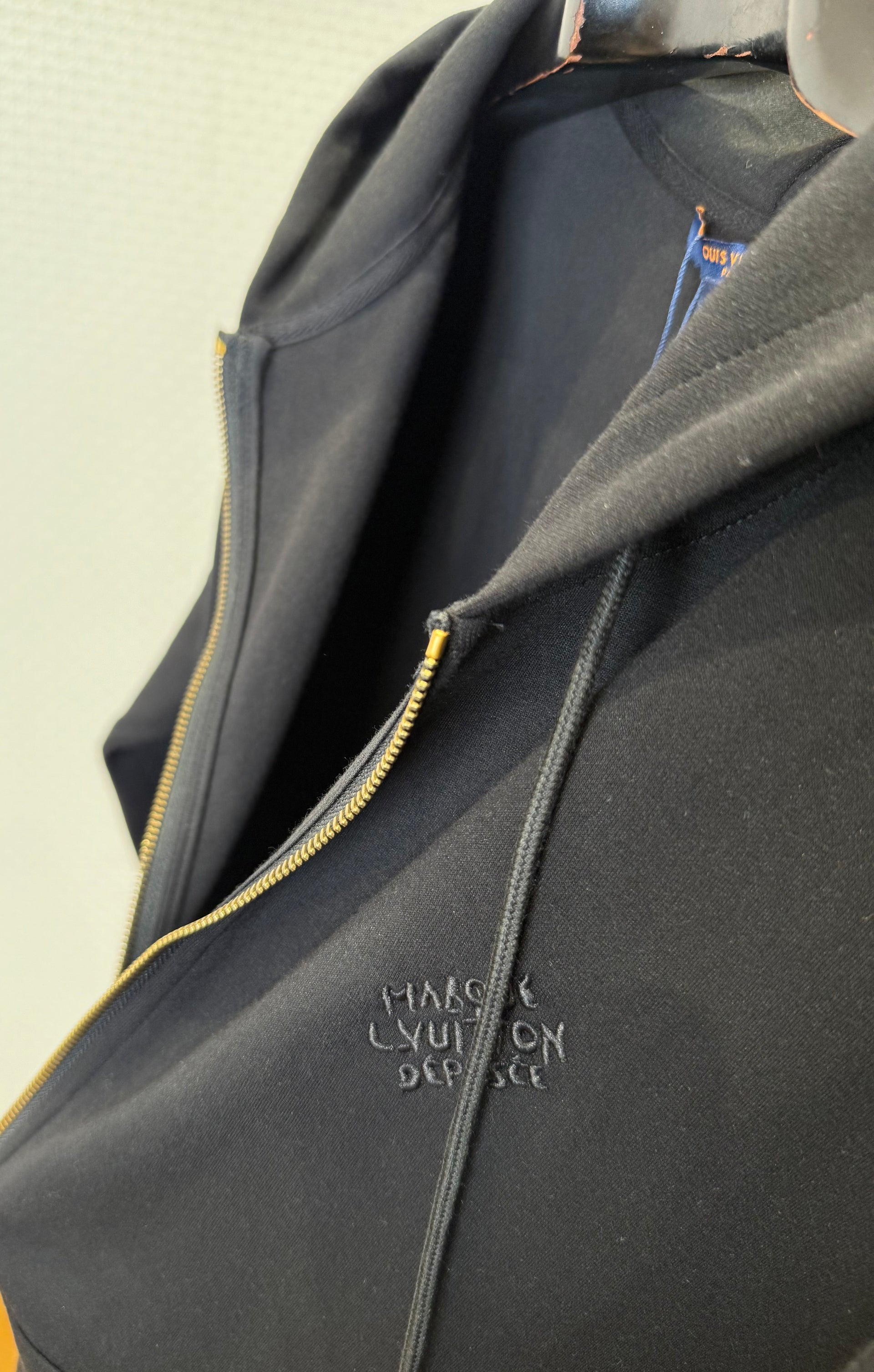 LOU ZIP HOODIE