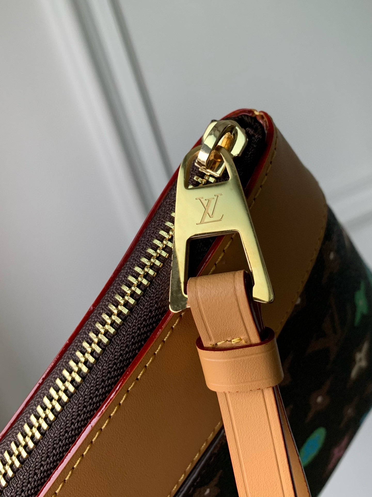 LOU POCHETTE VOYAGE SOUPLE POUCH