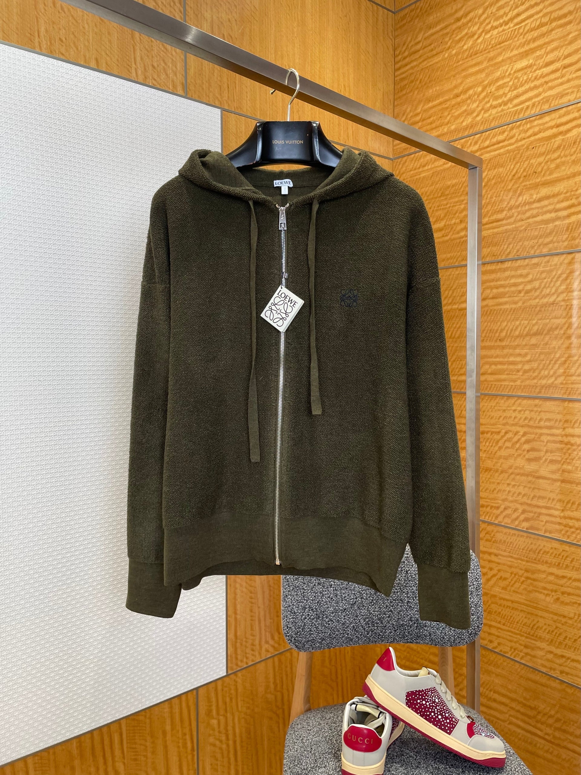 LOEW ZIP SWEATSHIRT