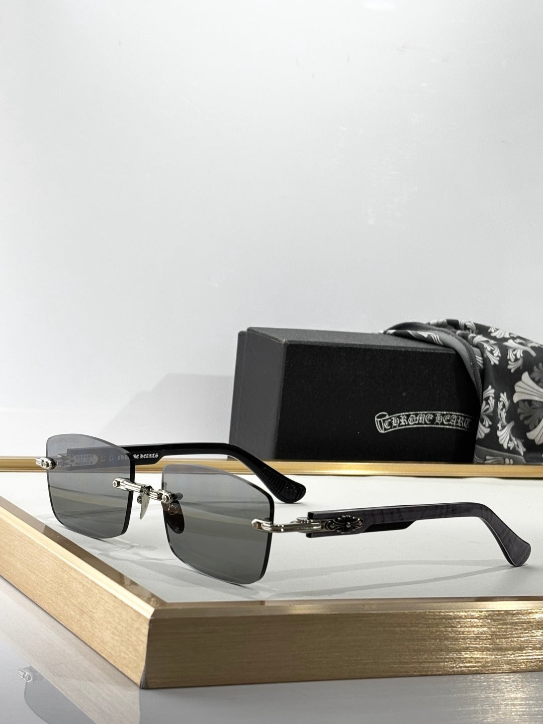 CHROME H SUNGLASSES