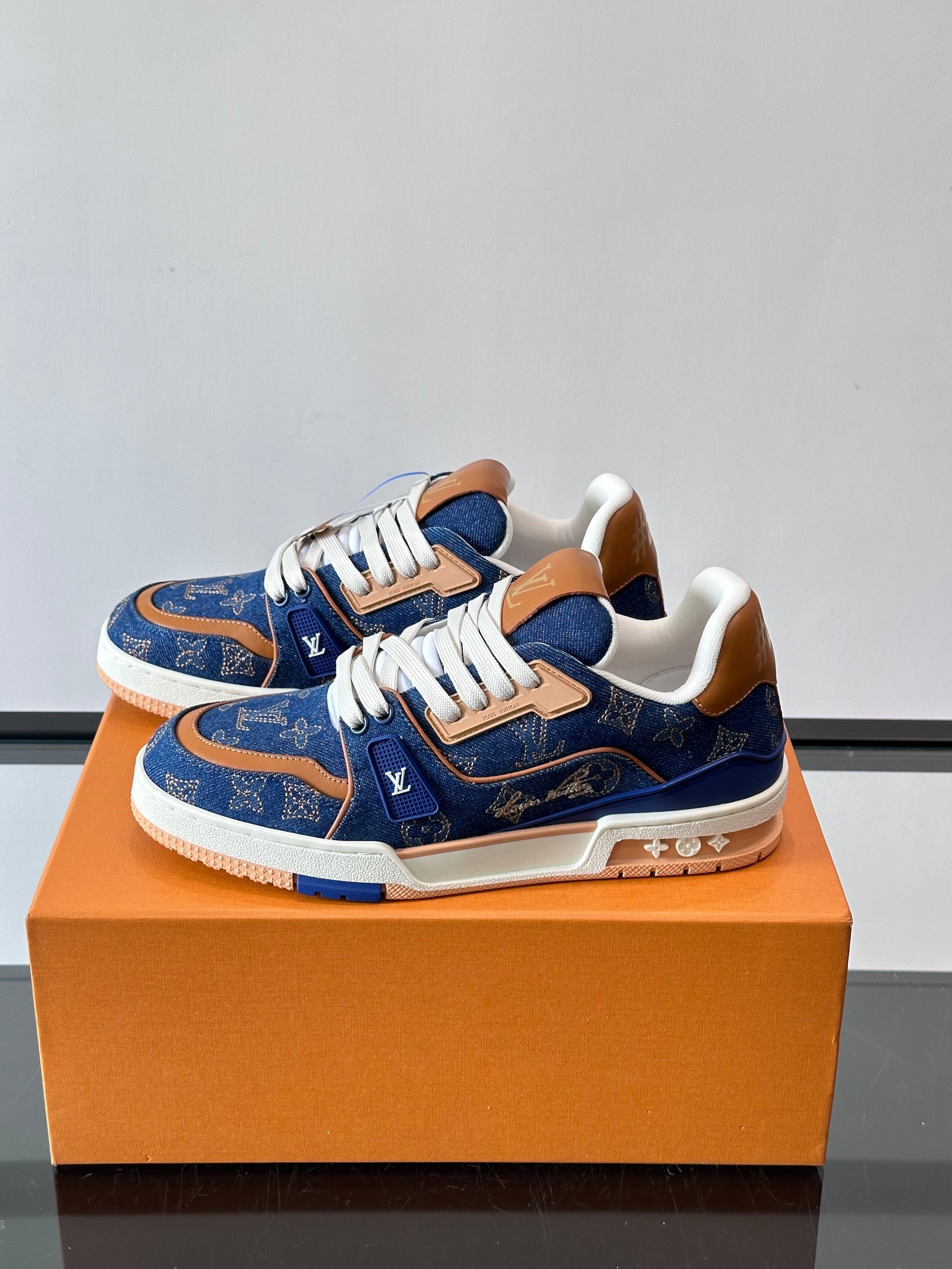 LOU TRAINERS