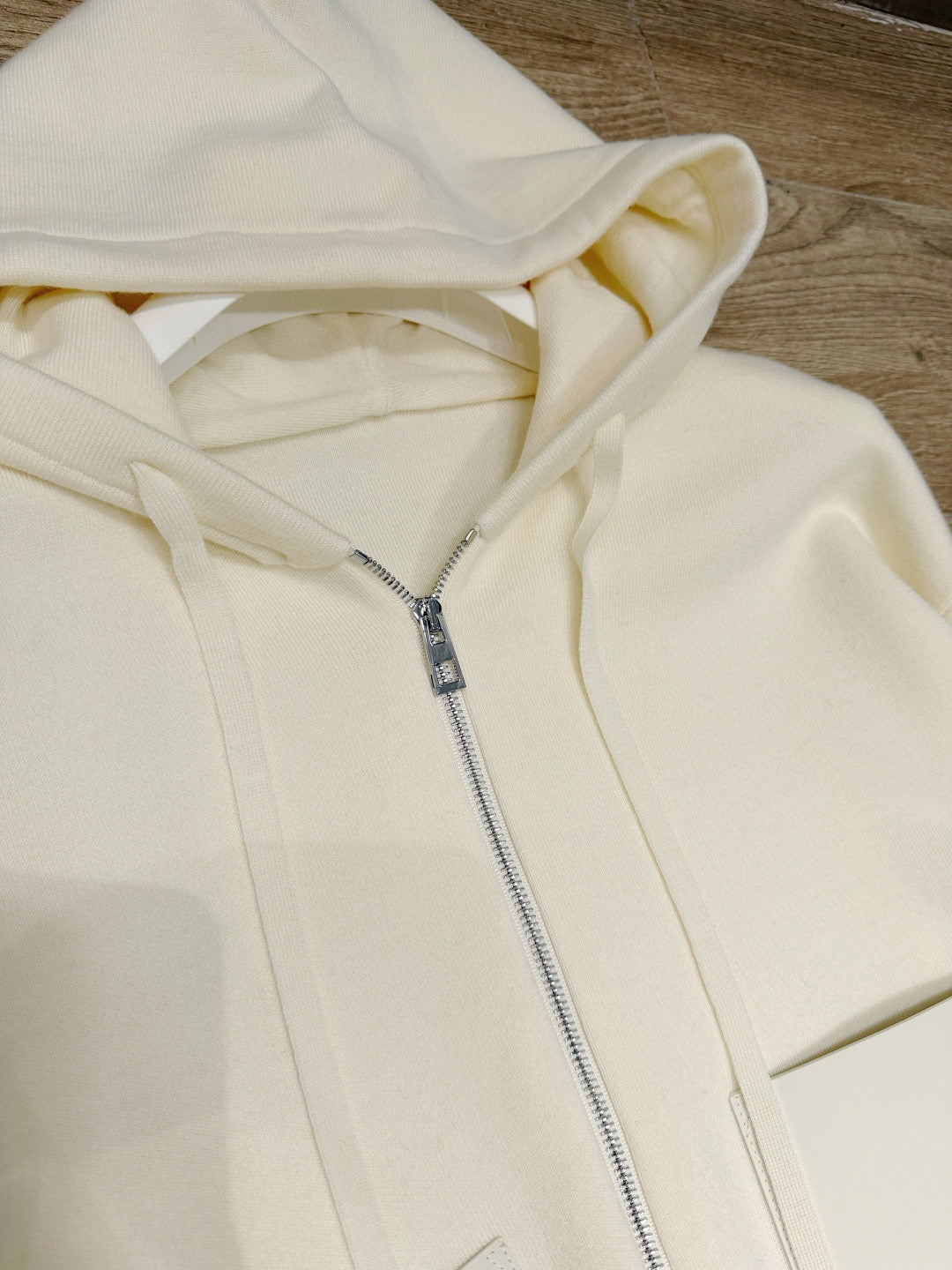 LOEW ZIP HOODIE